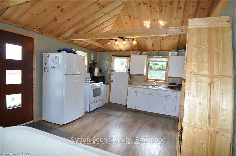 41 Islandview Drive Property Photo 10