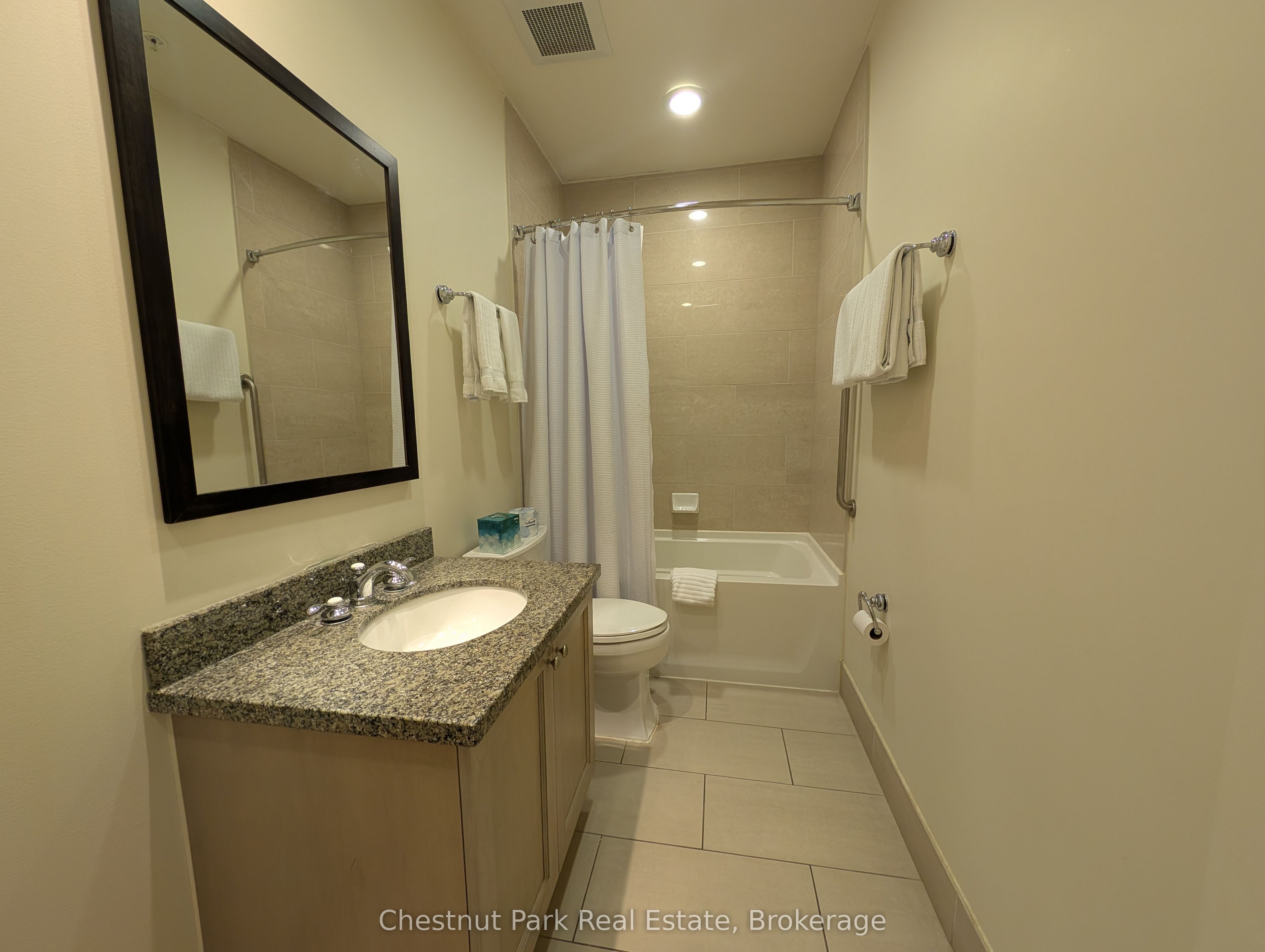 1869 Muskoka 118 Road W E206b1 Property Photo 18