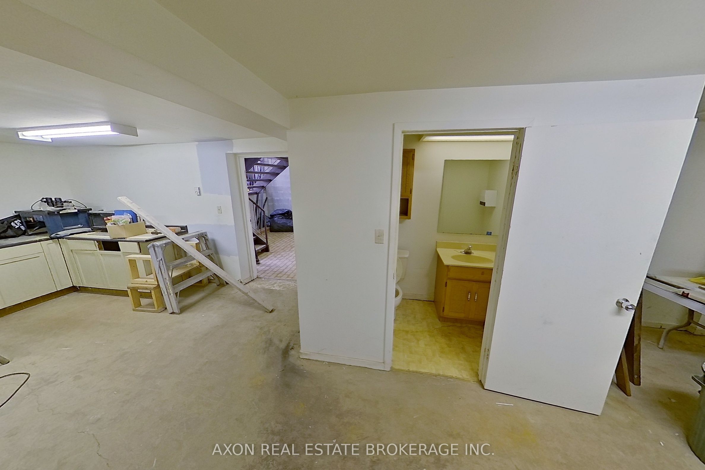 280 Front Street Property Photo 16
