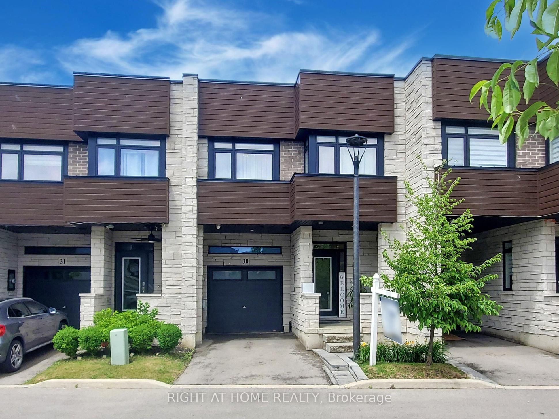 35 Midhurst Heights 30 Property Photo 1