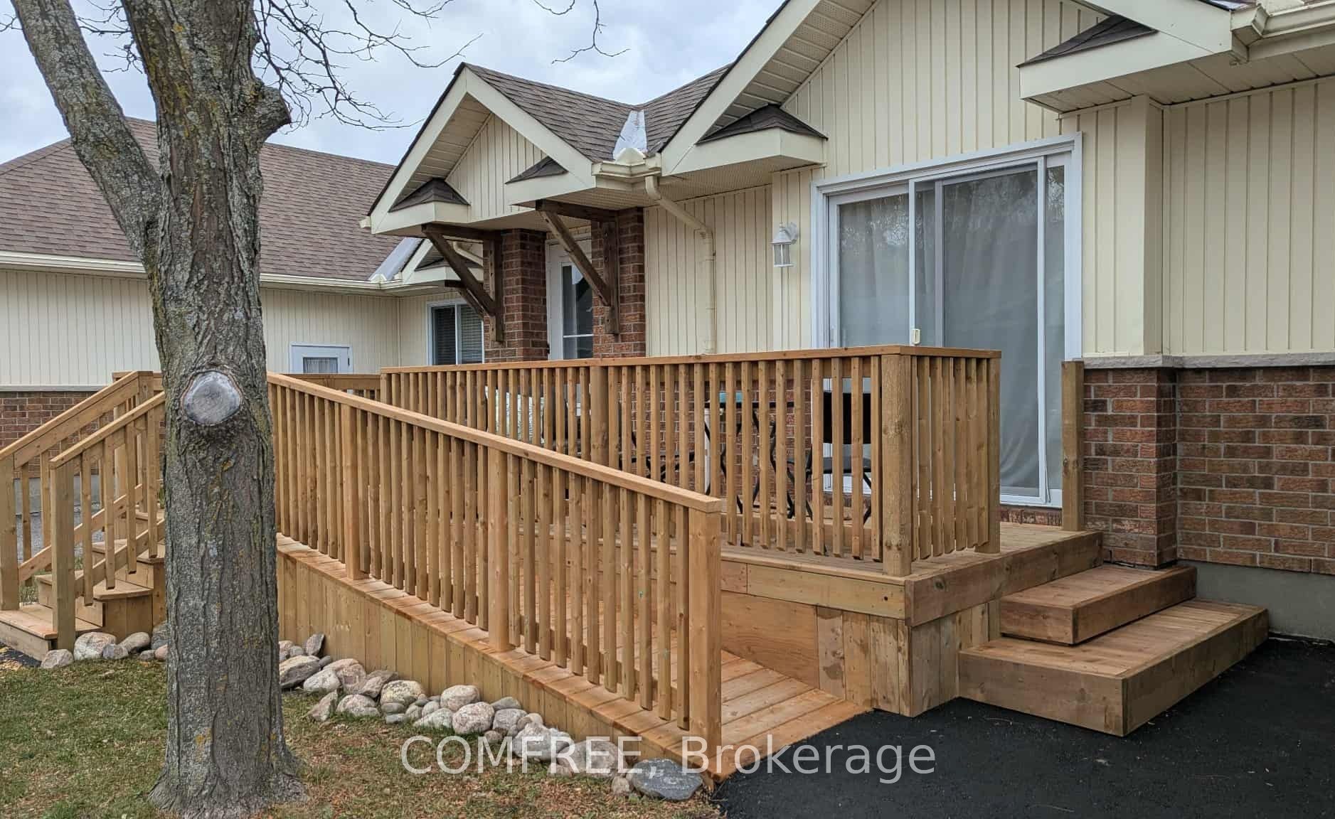 410 Grassendale Private Property Photo 2