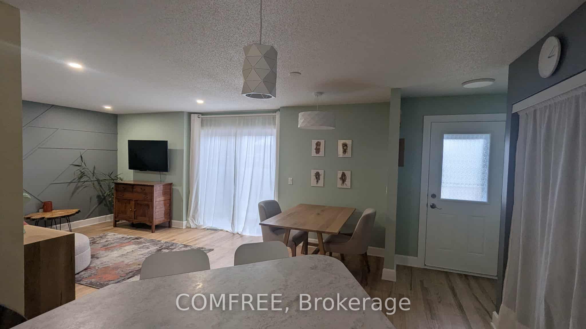 410 Grassendale Private Property Photo 5