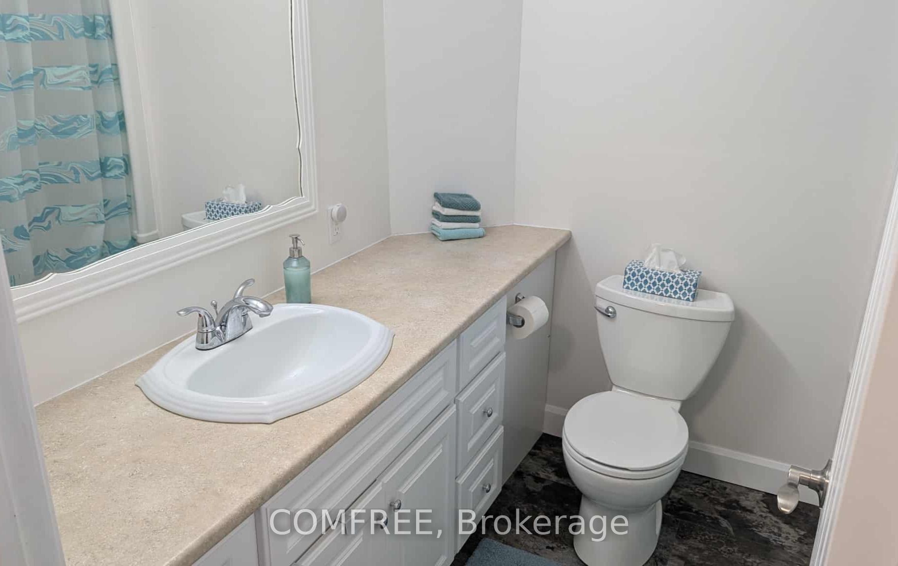 410 Grassendale Private Property Photo 12