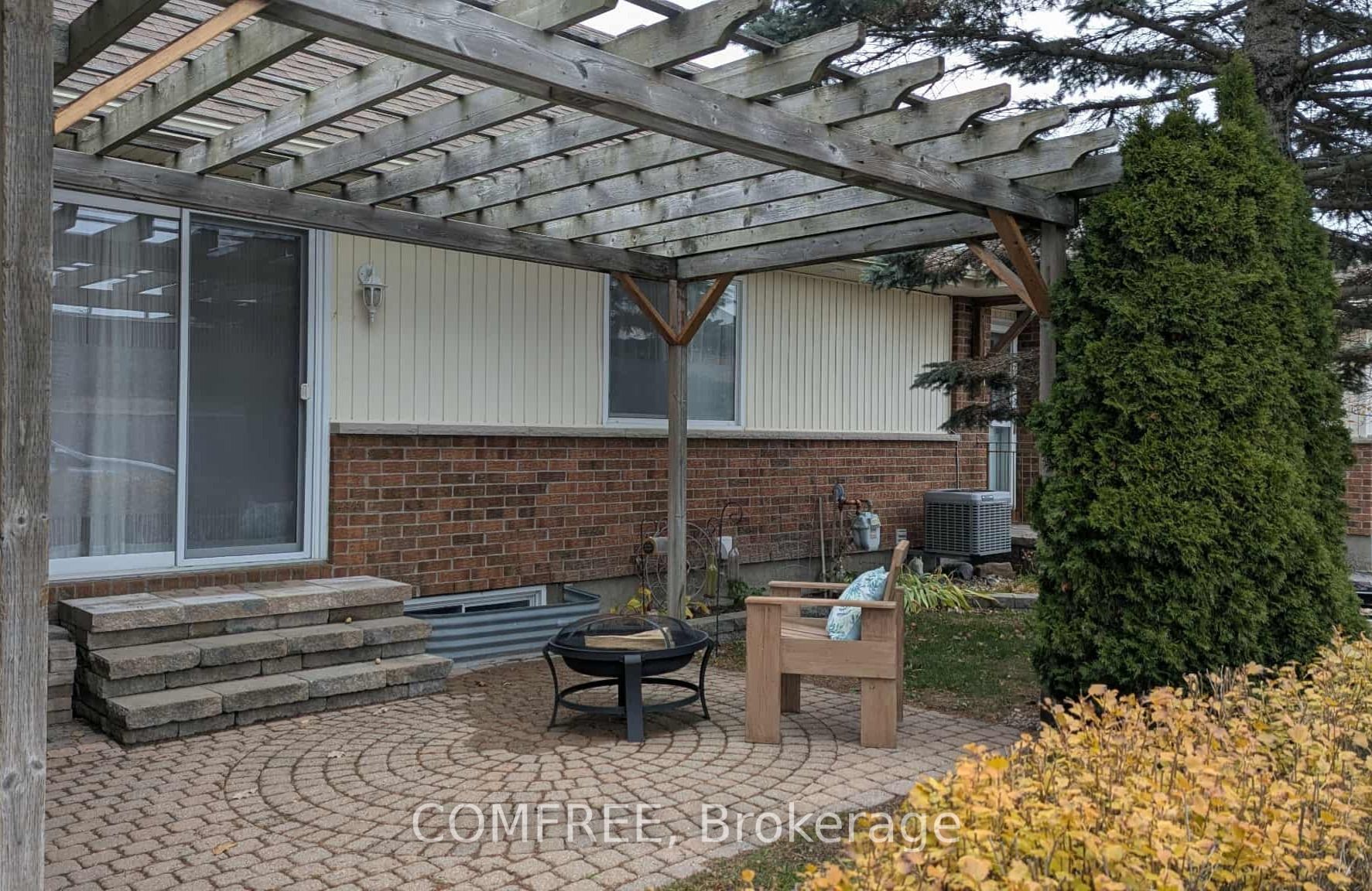 410 Grassendale Private Property Photo 15