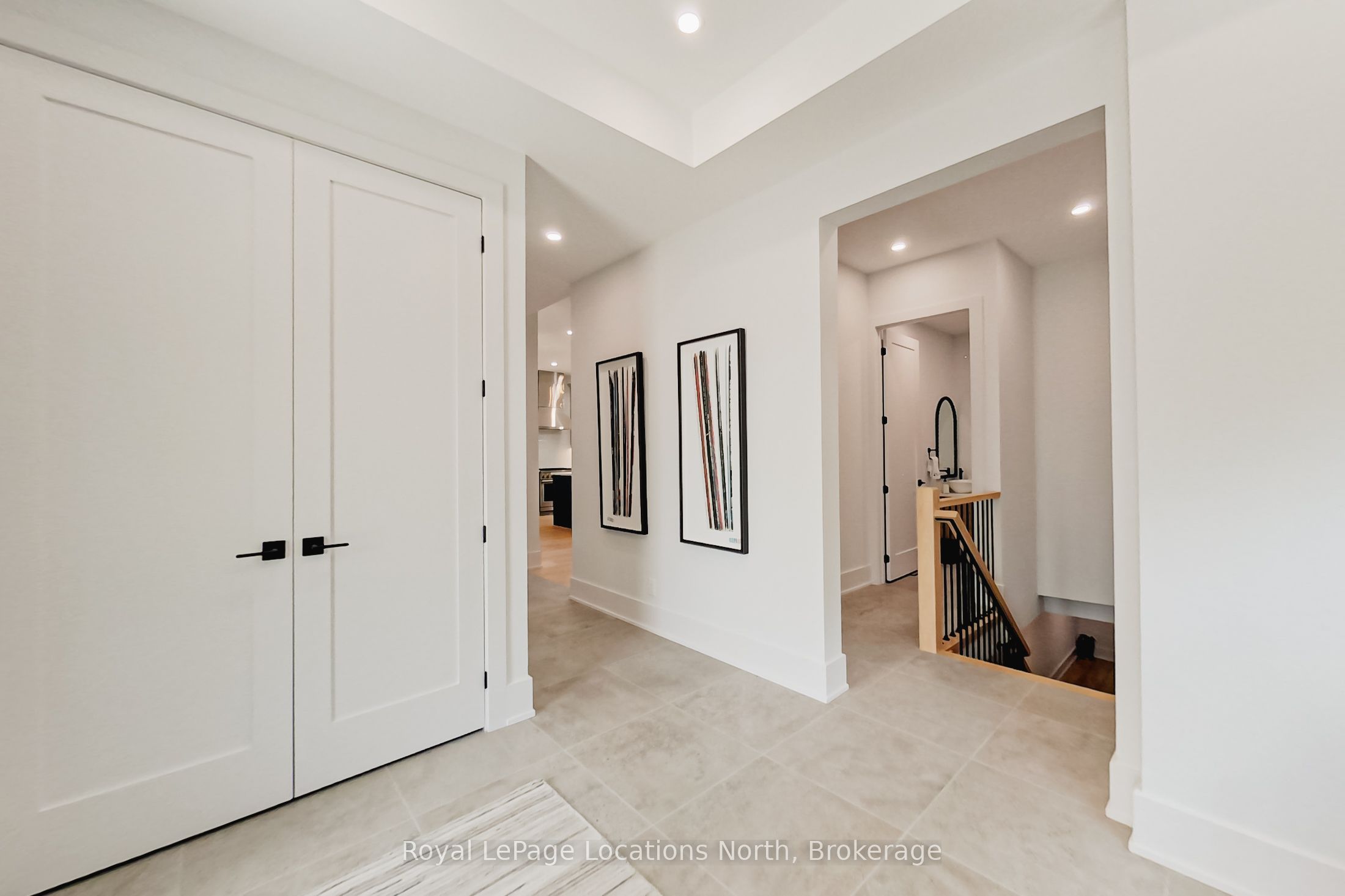 74 Arthur Street E Property Photo 4