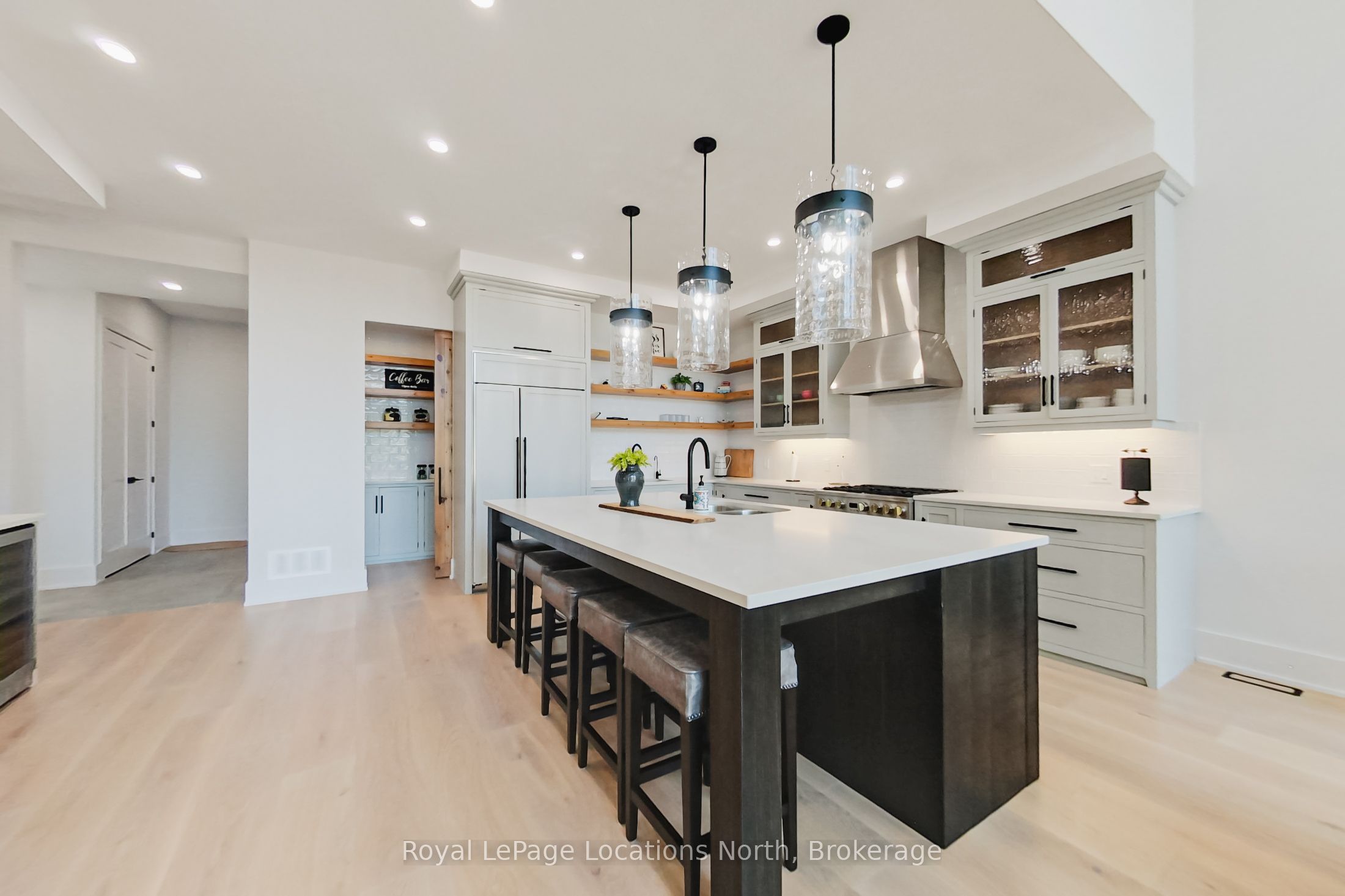 74 Arthur Street E Property Photo 12