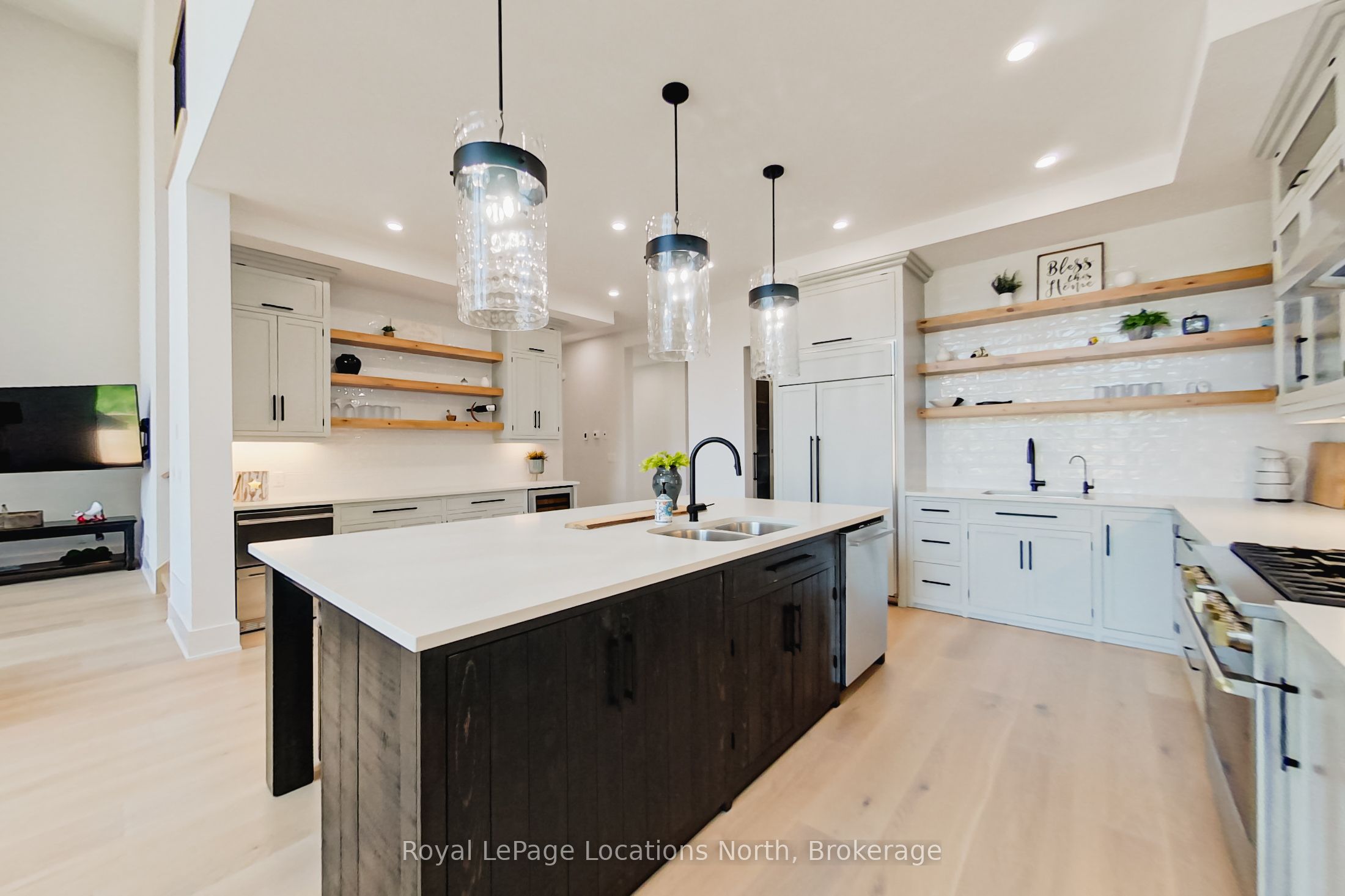 74 Arthur Street E Property Photo 13