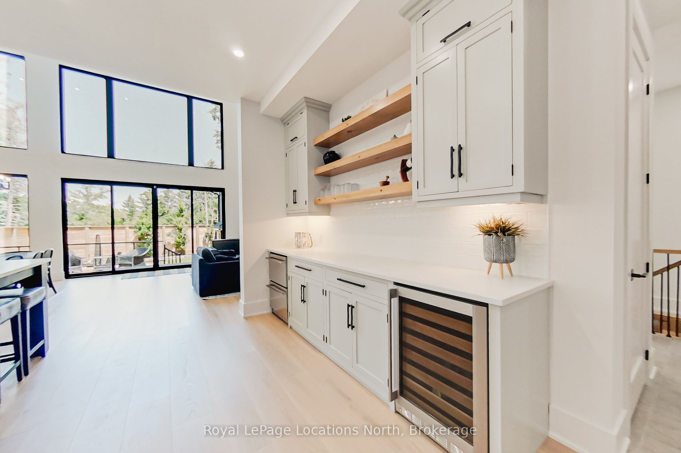 74 Arthur Street E Property Photo 14
