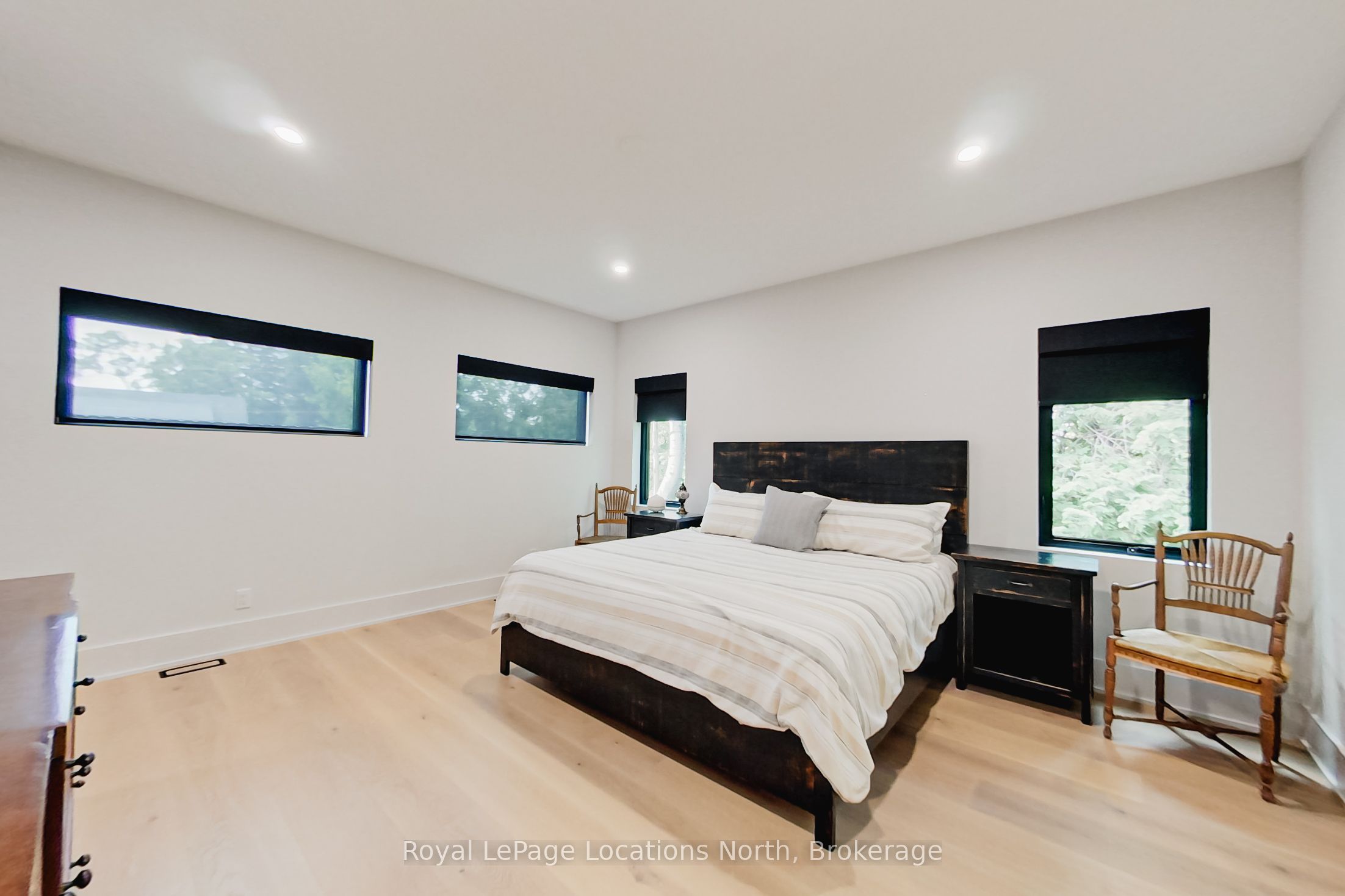 74 Arthur Street E Property Photo 17
