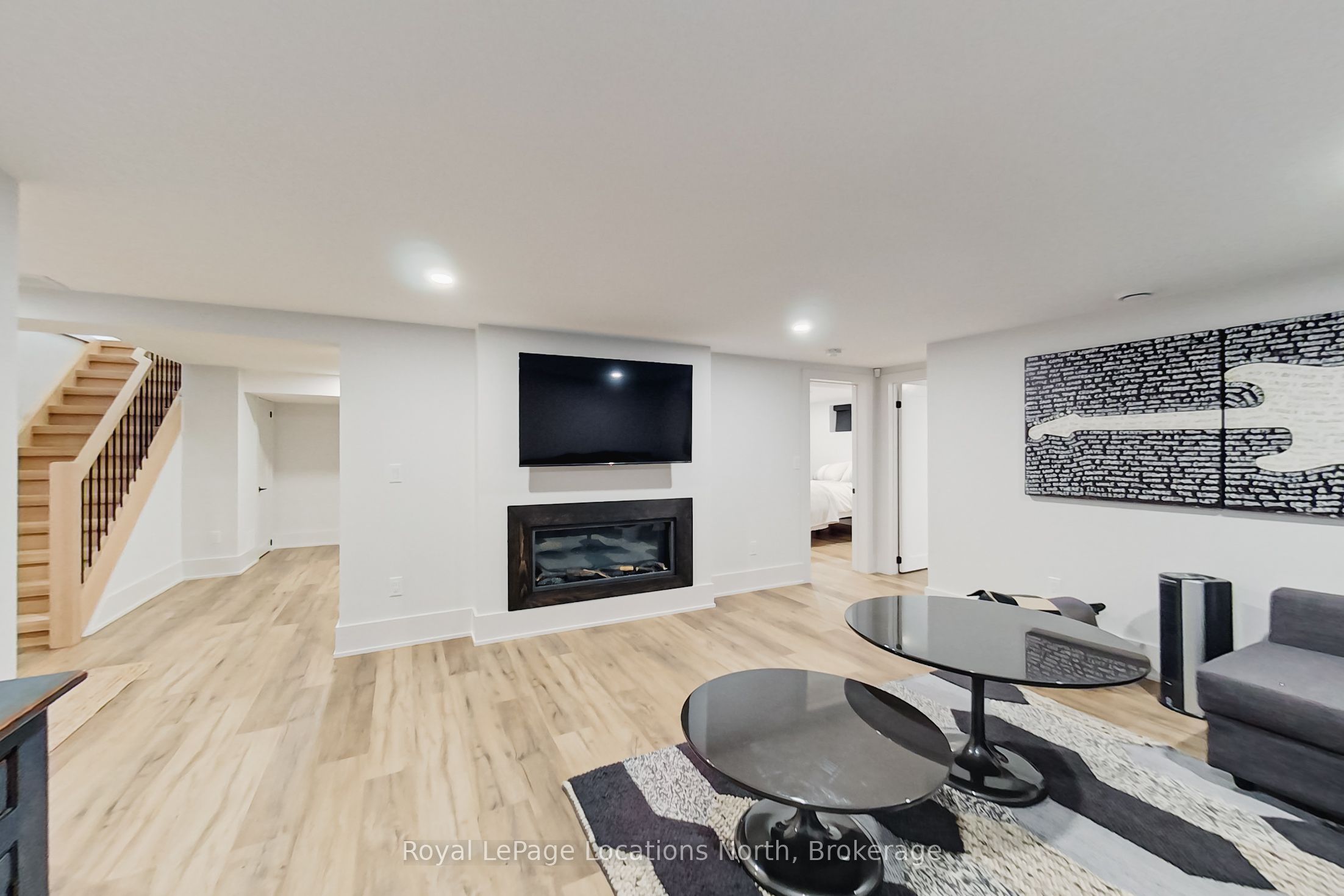 74 Arthur Street E Property Photo 27