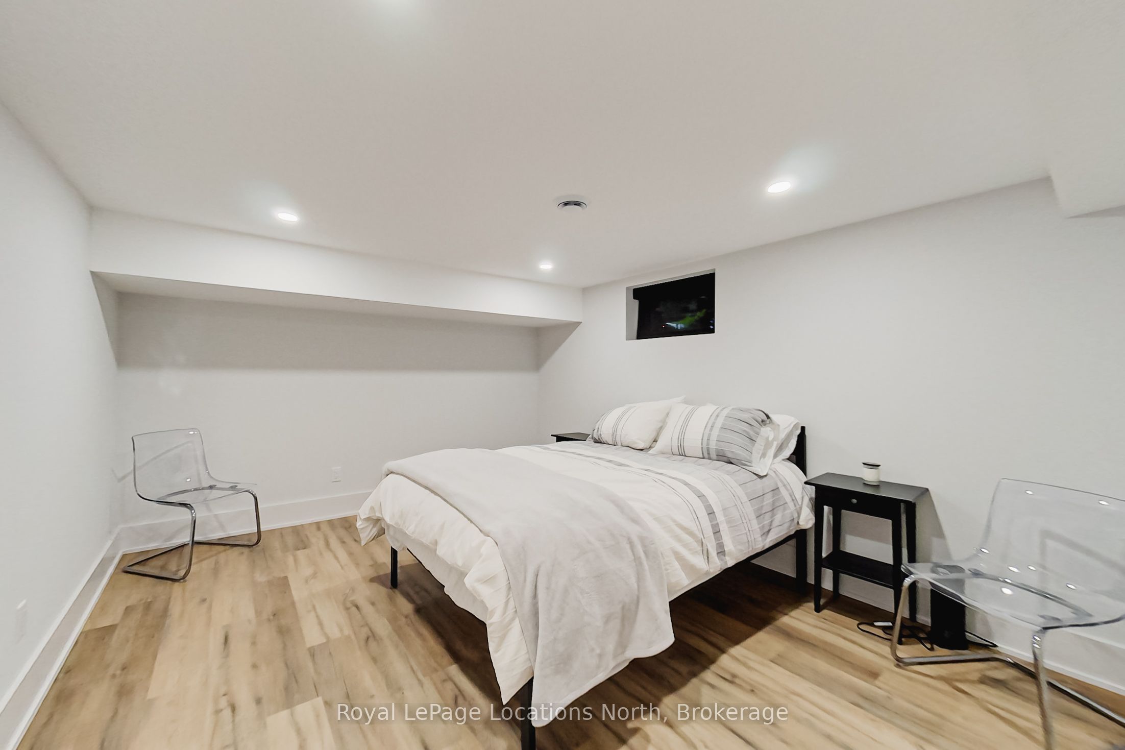 74 Arthur Street E Property Photo 29
