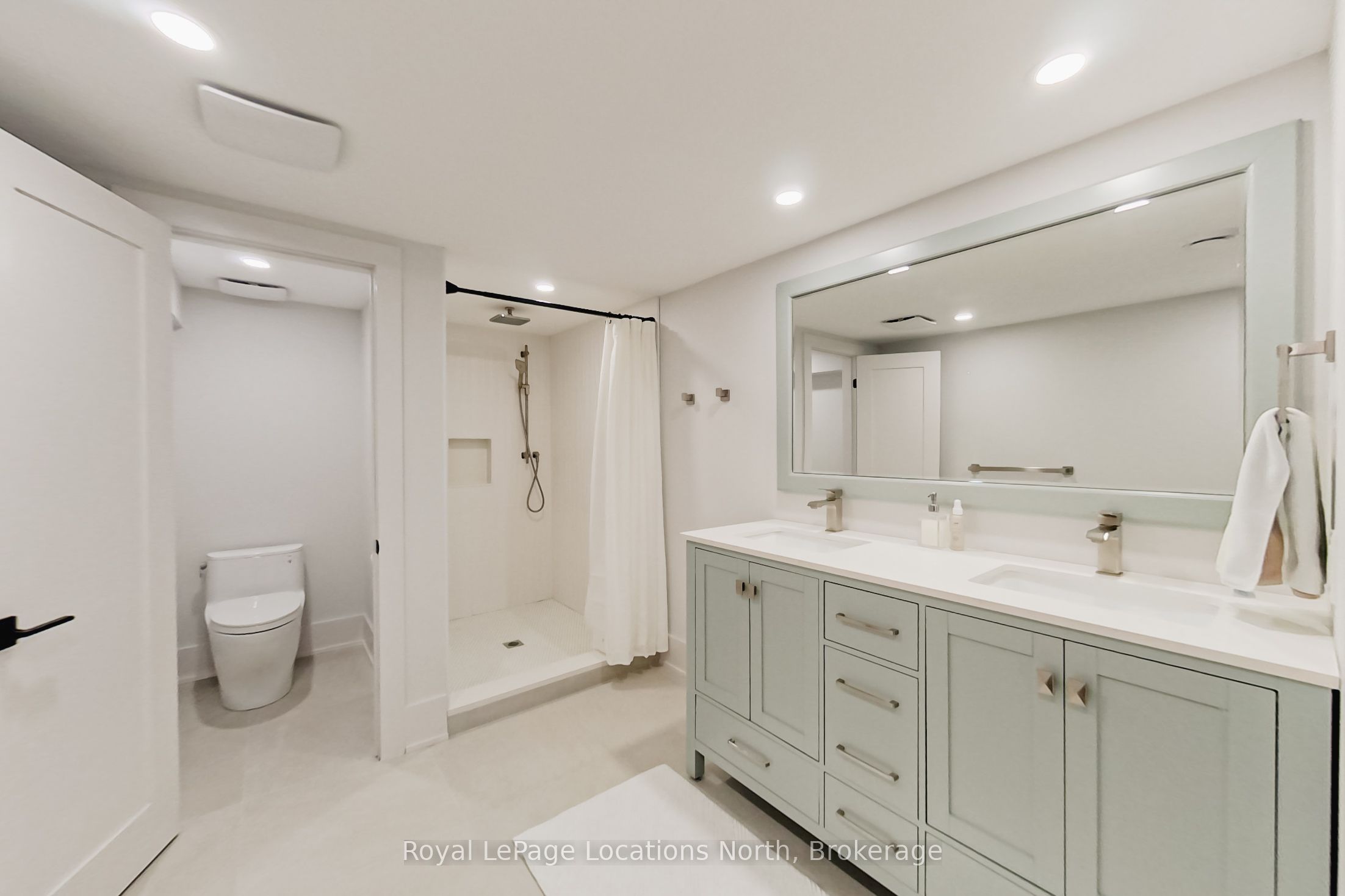 74 Arthur Street E Property Photo 33