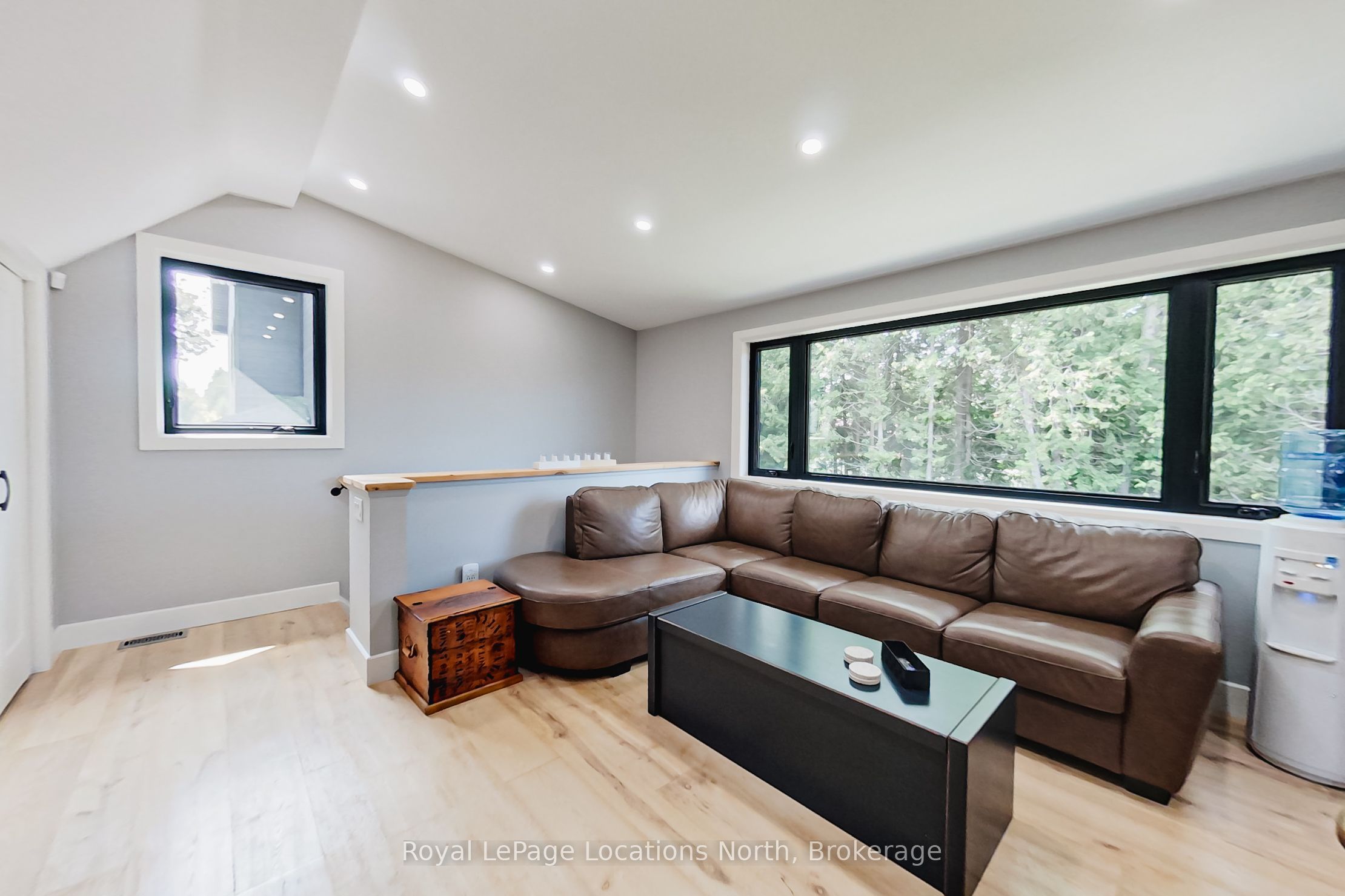 74 Arthur Street E Property Photo 38