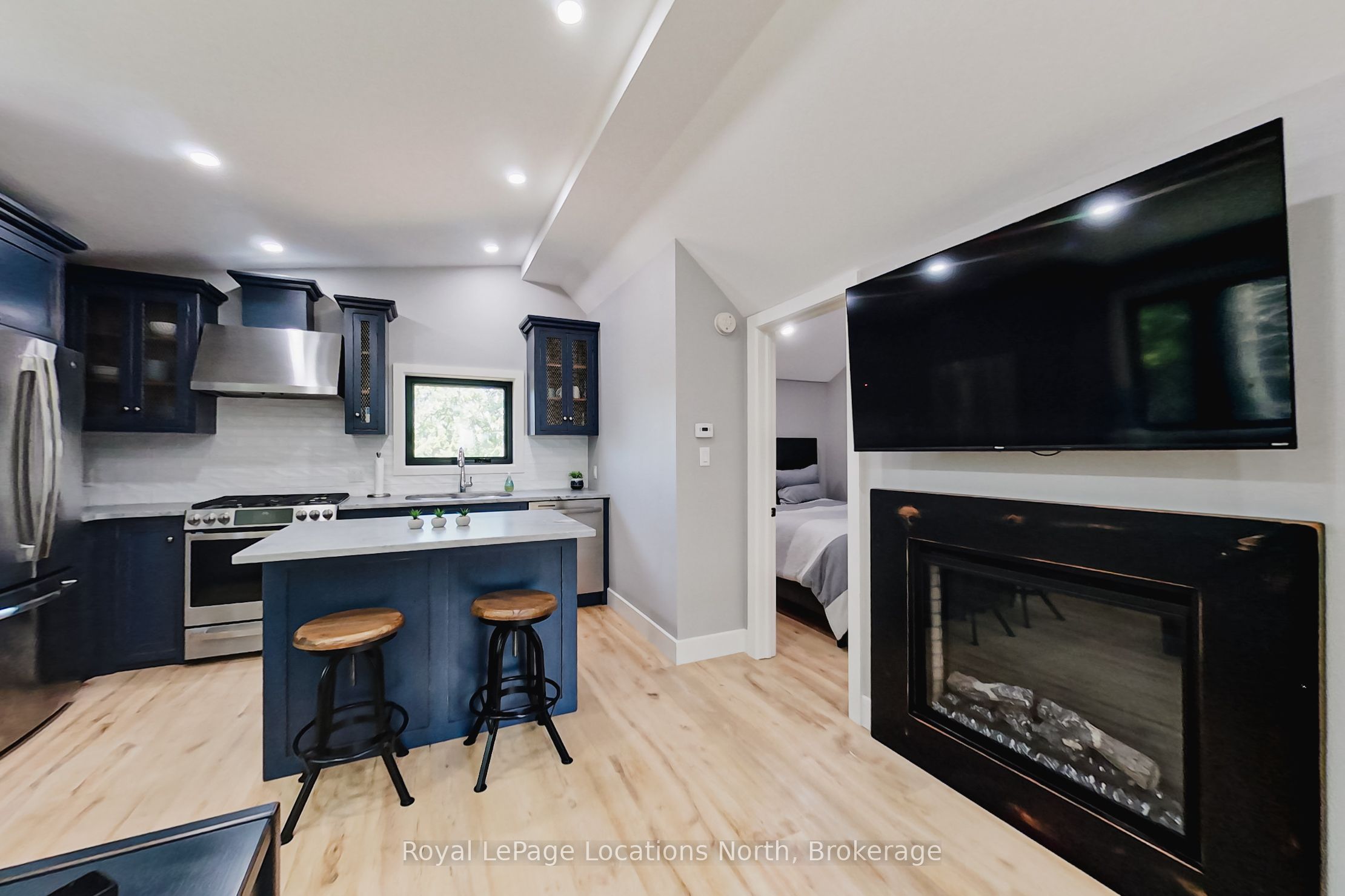 74 Arthur Street E Property Photo 40