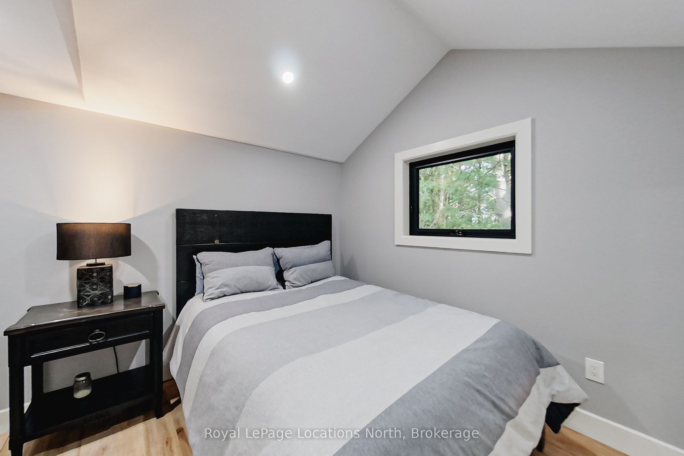 74 Arthur Street E Property Photo 41