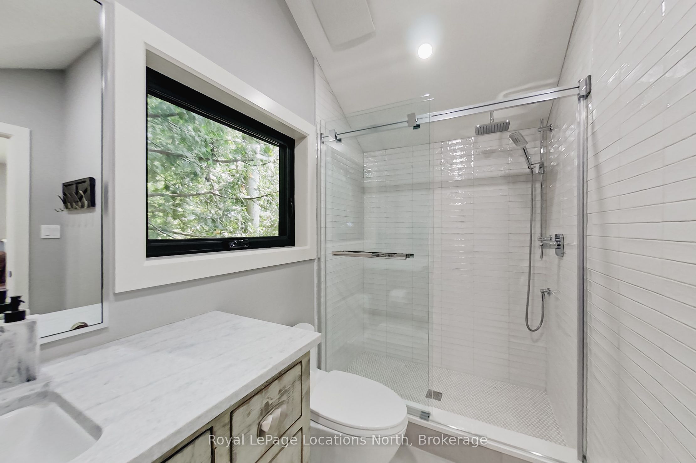74 Arthur Street E Property Photo 43