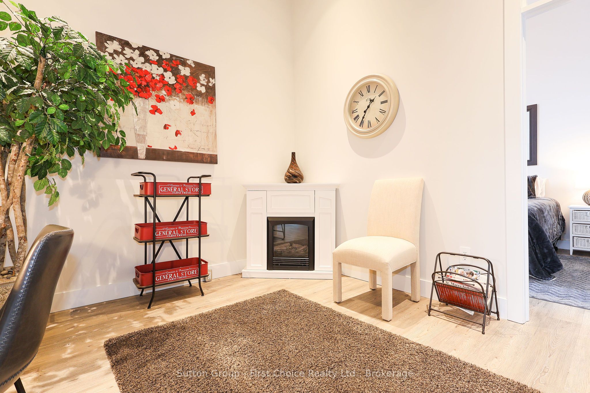100 Queen Street E Property Photo 7