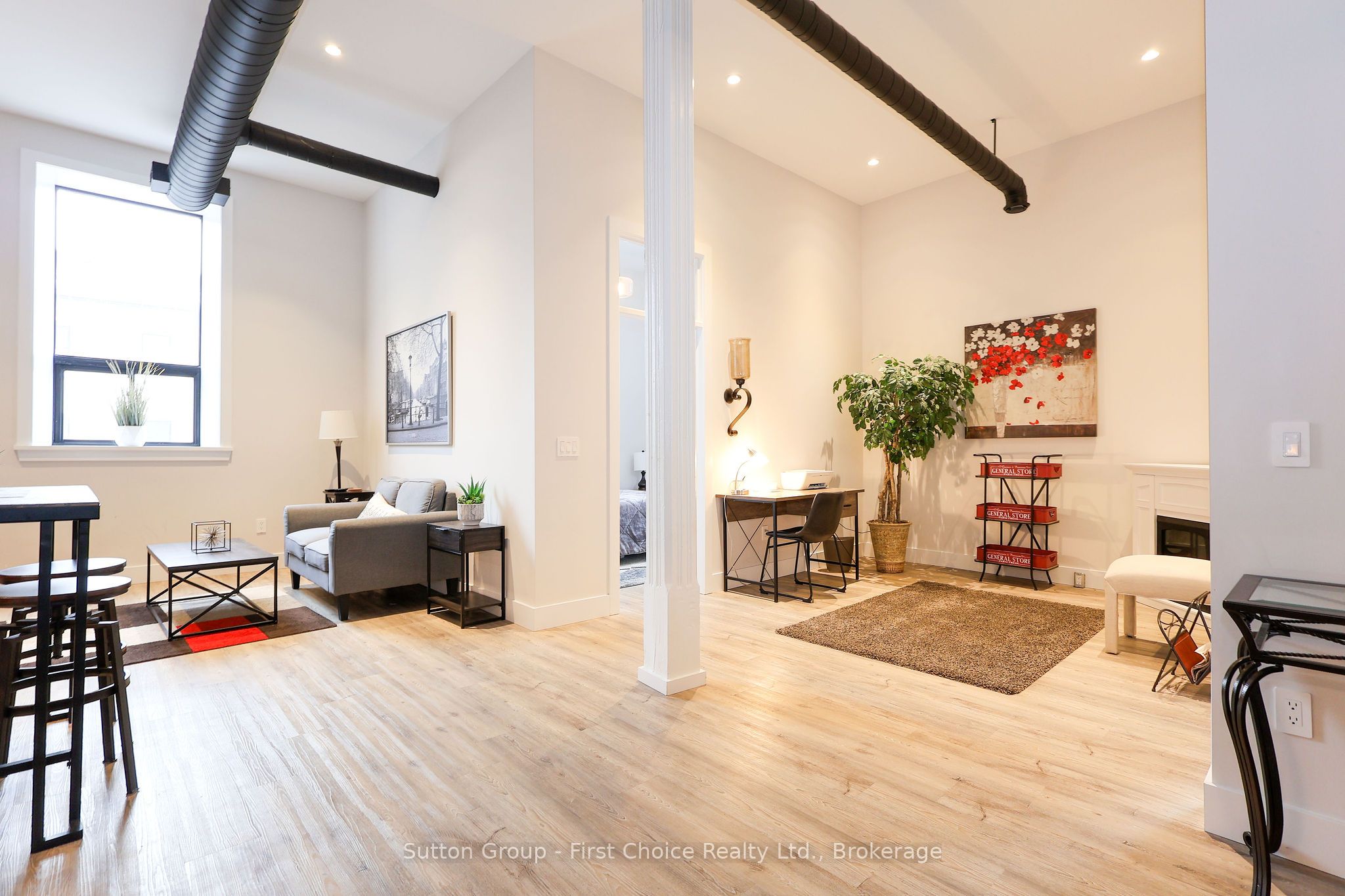 100 Queen Street E Property Photo 9