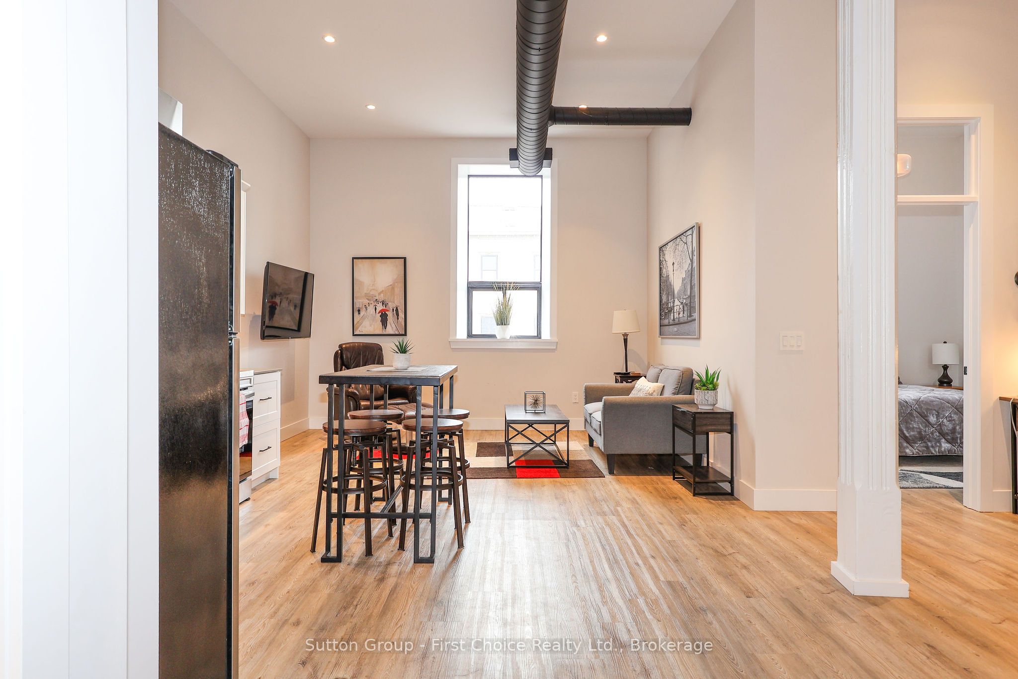 100 Queen Street E Property Photo 10