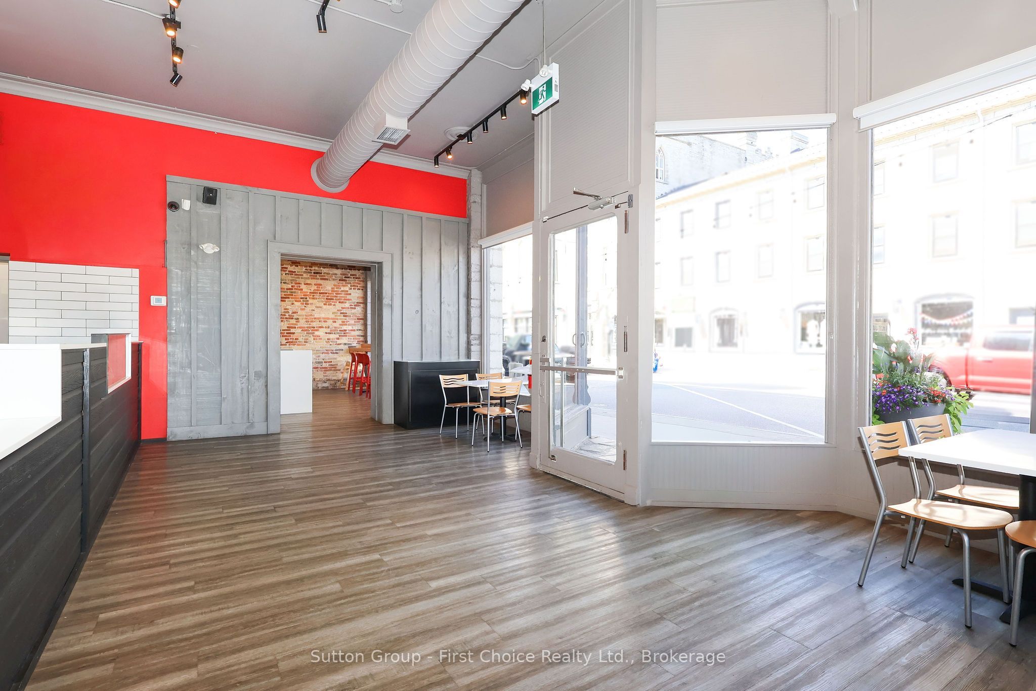 100 Queen Street E Property Photo 25