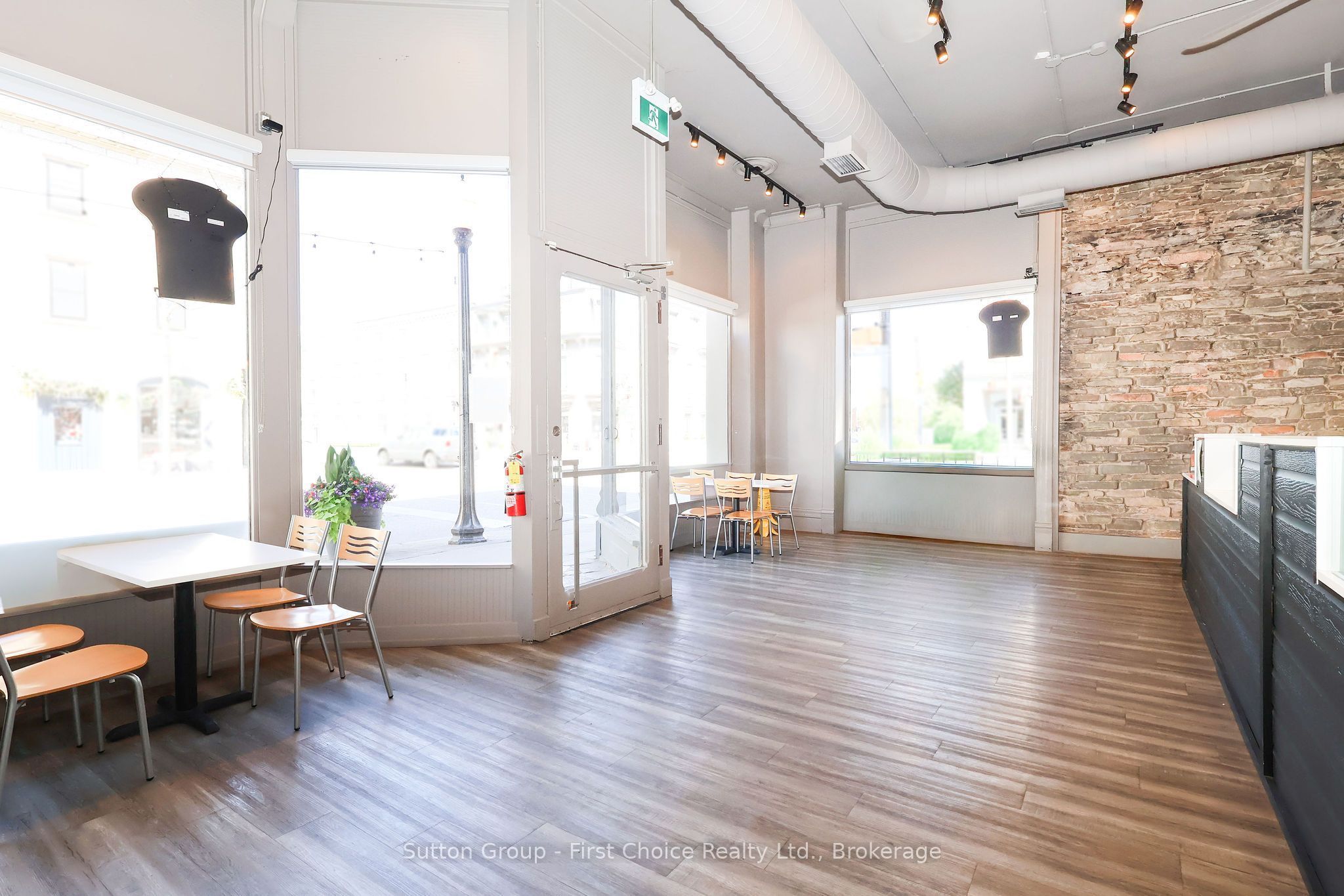 100 Queen Street E Property Photo 27
