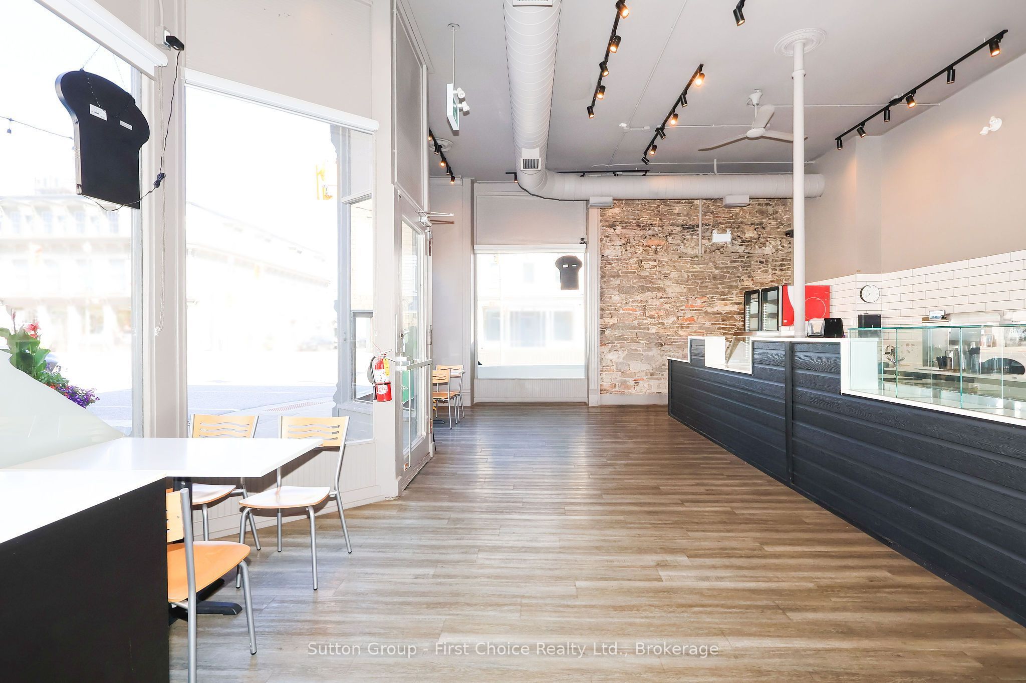 100 Queen Street E Property Photo 28
