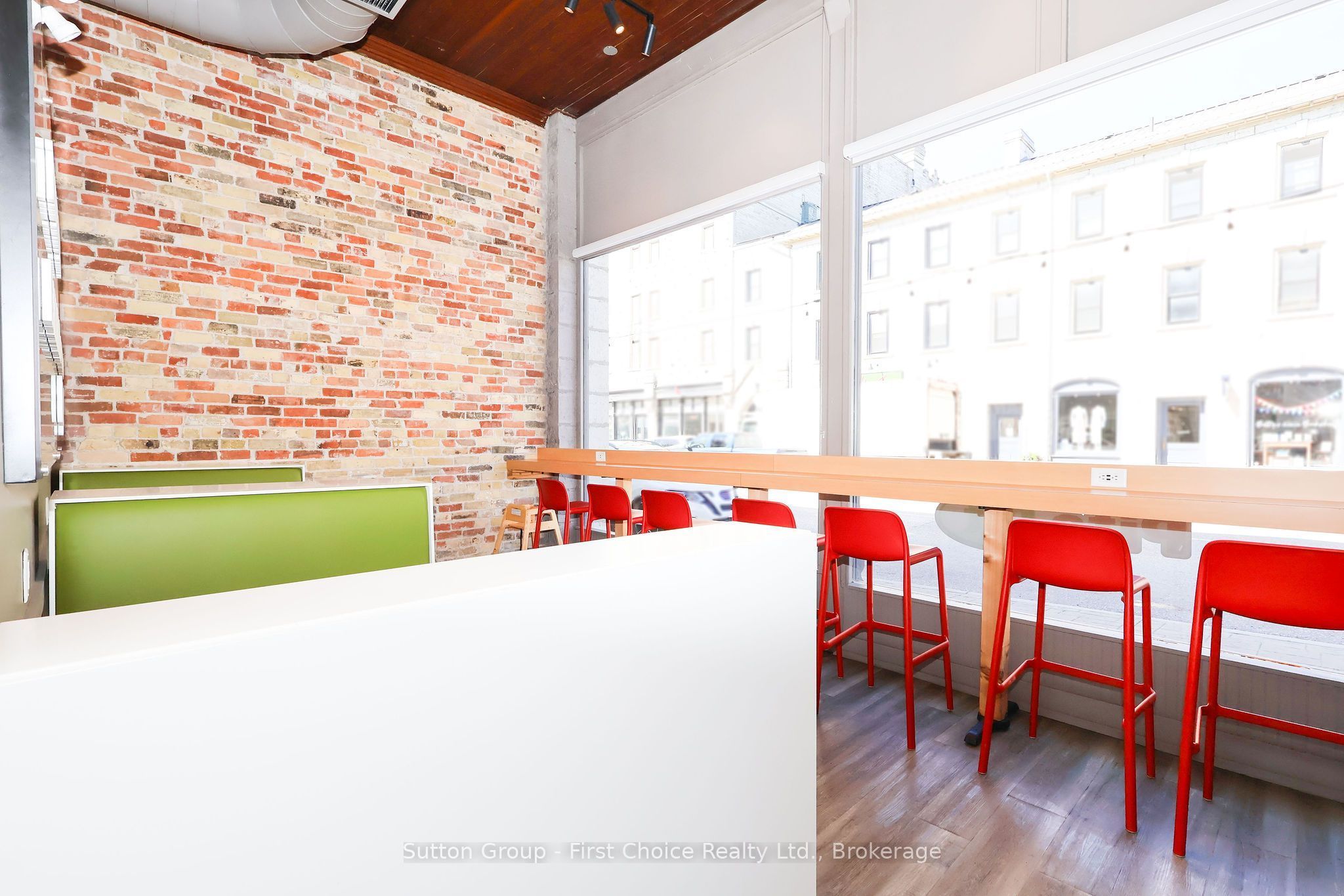 100 Queen Street E Property Photo 30