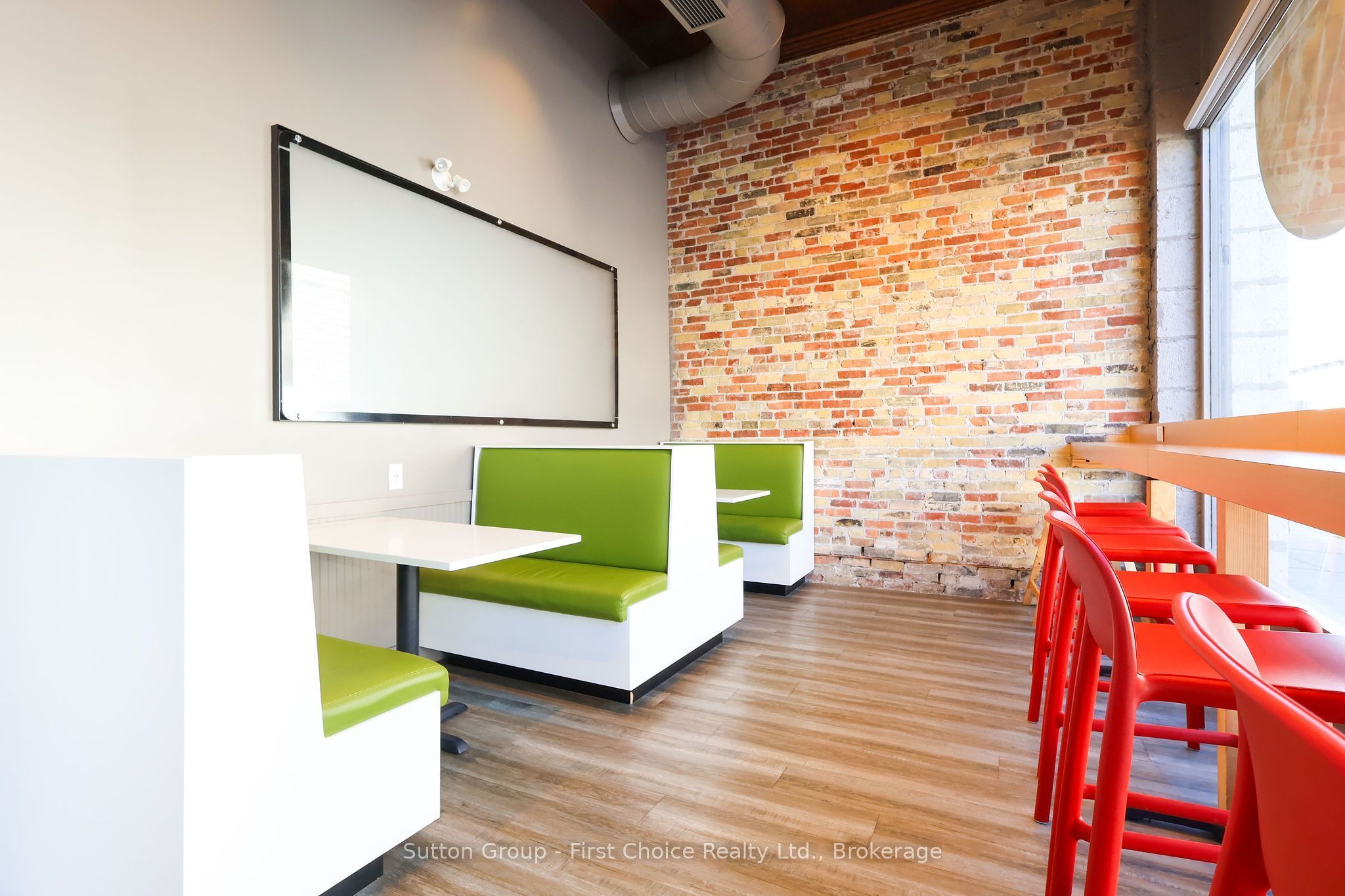 100 Queen Street E Property Photo 35