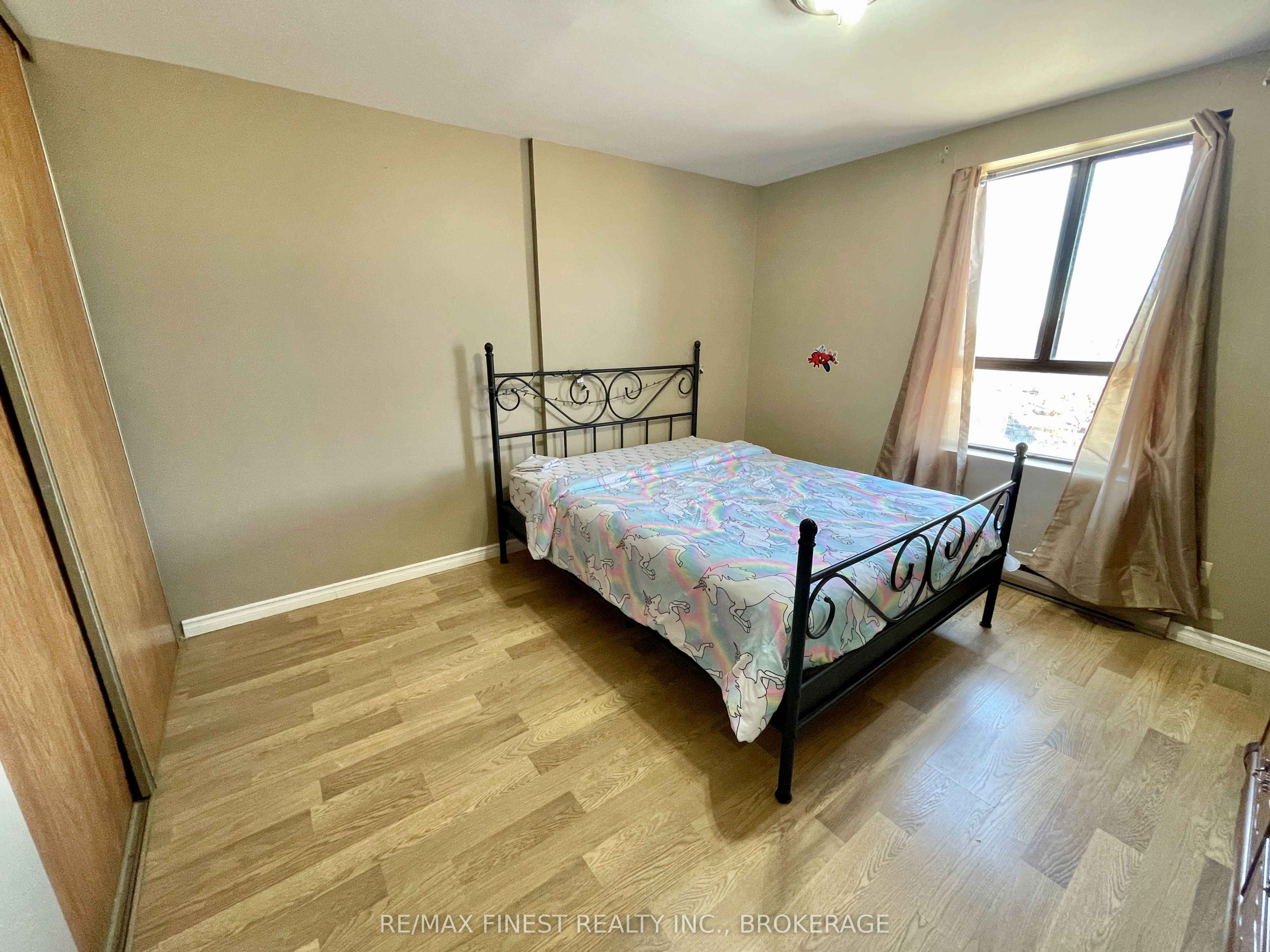 17 Eldon Hall Place 602 Property Photo 18