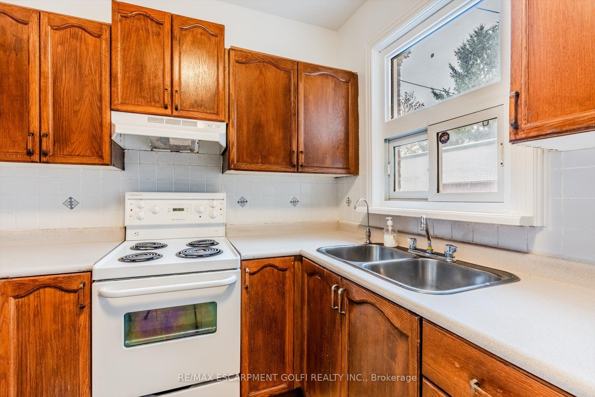 49 Myrtle Avenue Property Photo 8