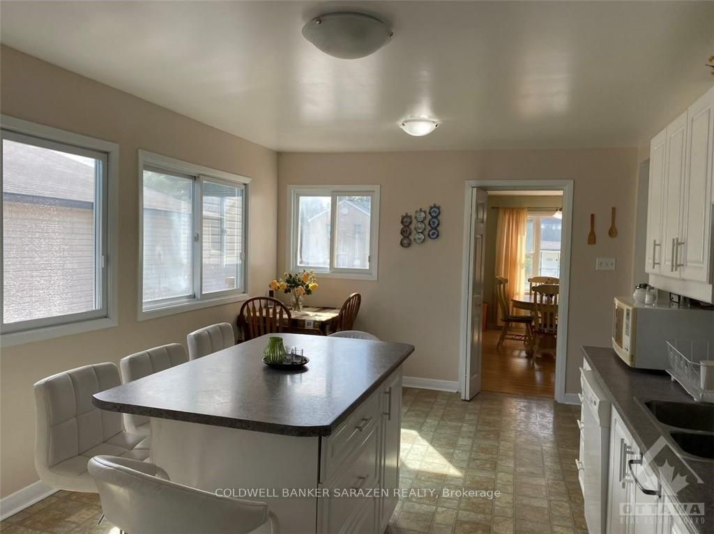 8715 Bank Street Property Photo 5