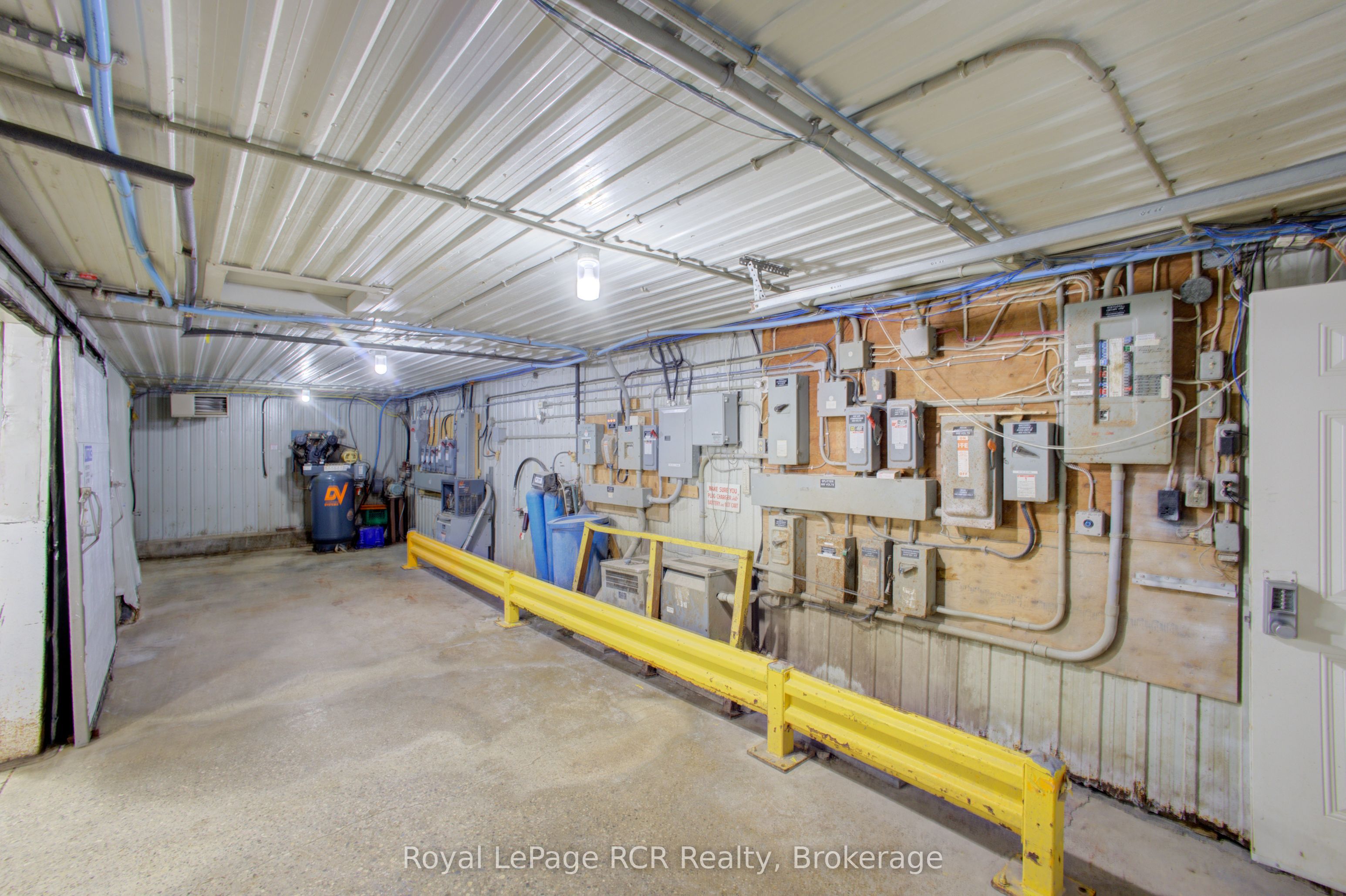 7597 Jones Baseline Road Property Photo 18