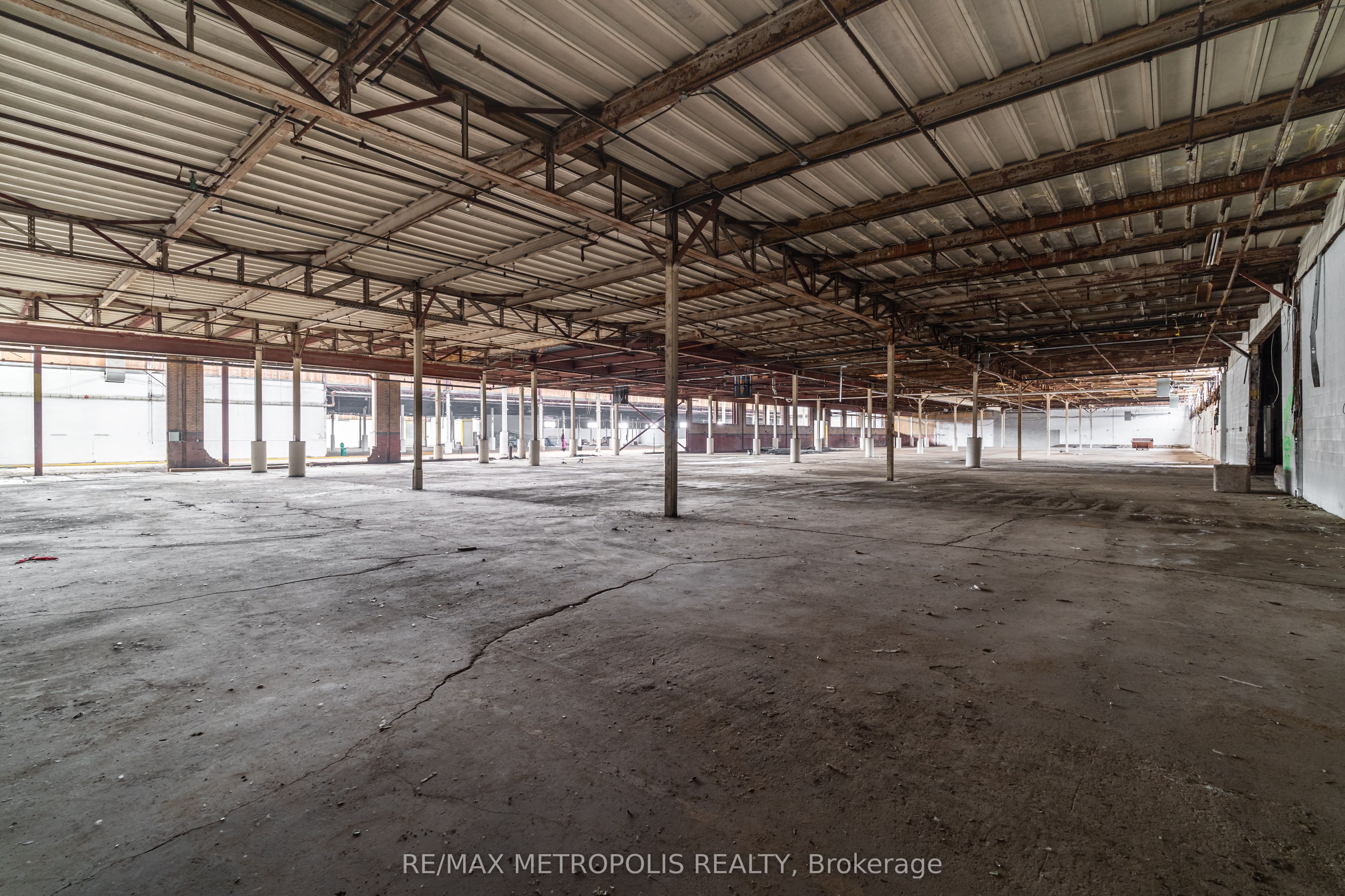 5881 Thorold Stone Road Property Photo 7