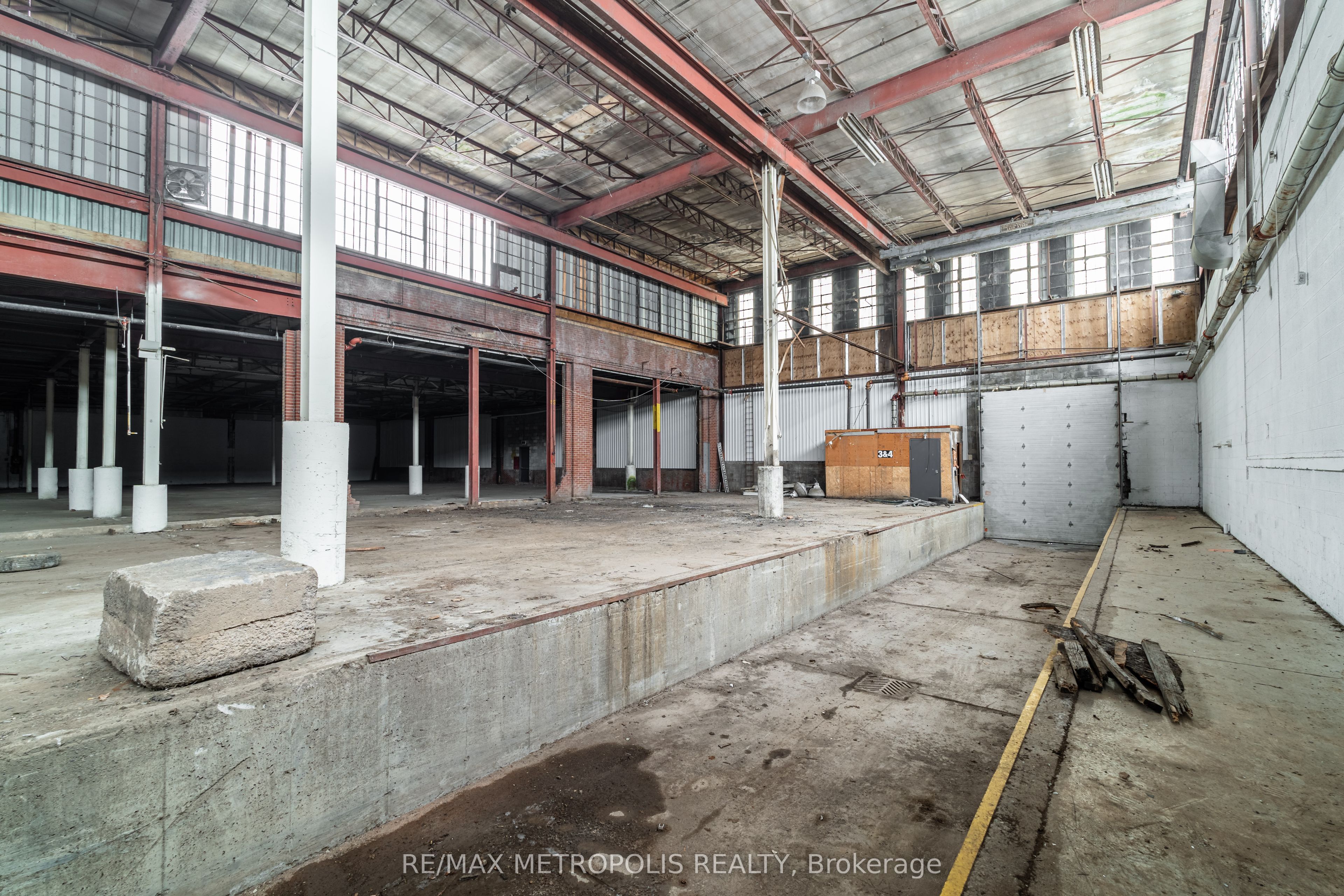 5881 Thorold Stone Road Property Photo 8