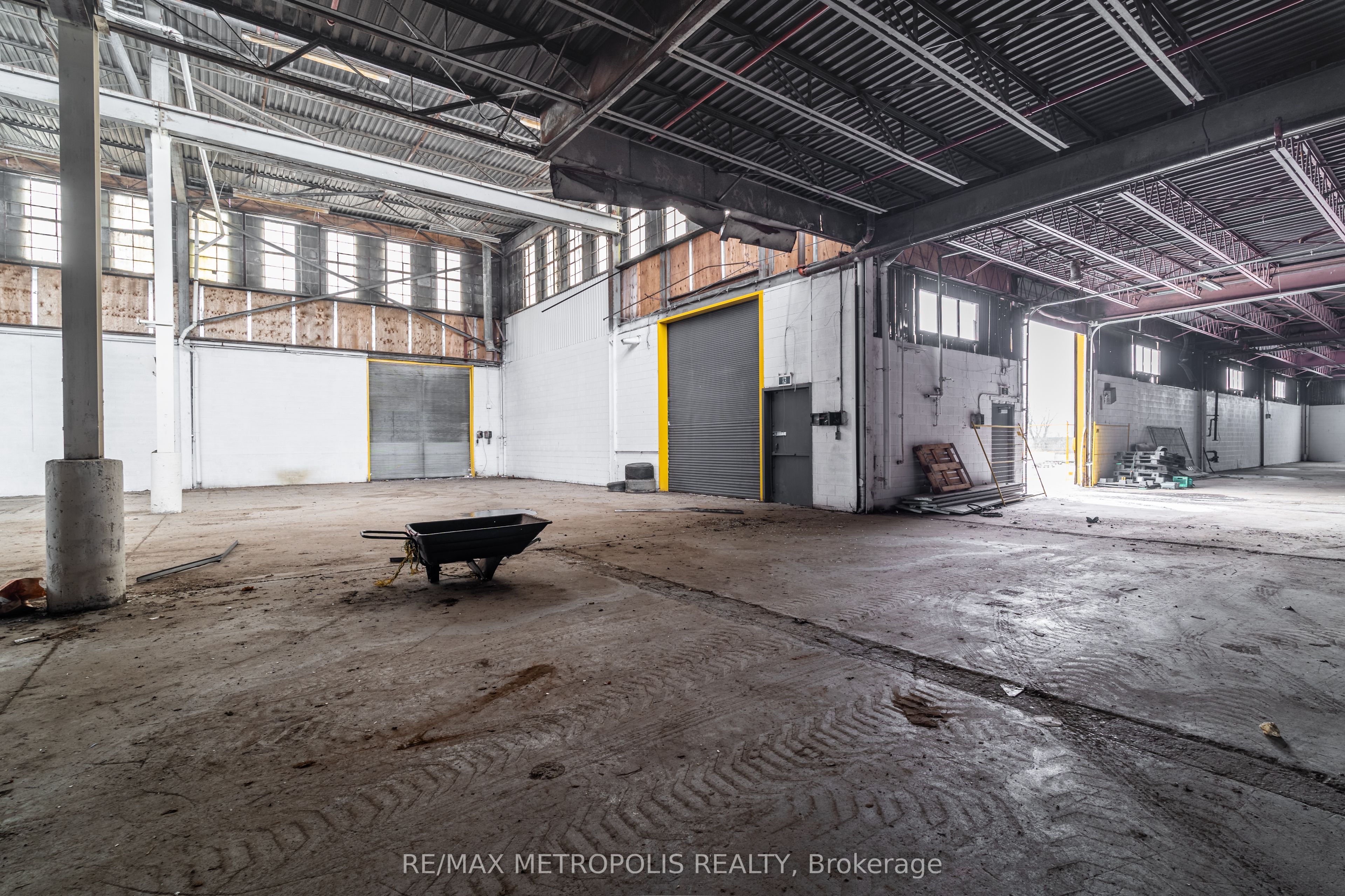 5881 Thorold Stone Road Property Photo 10