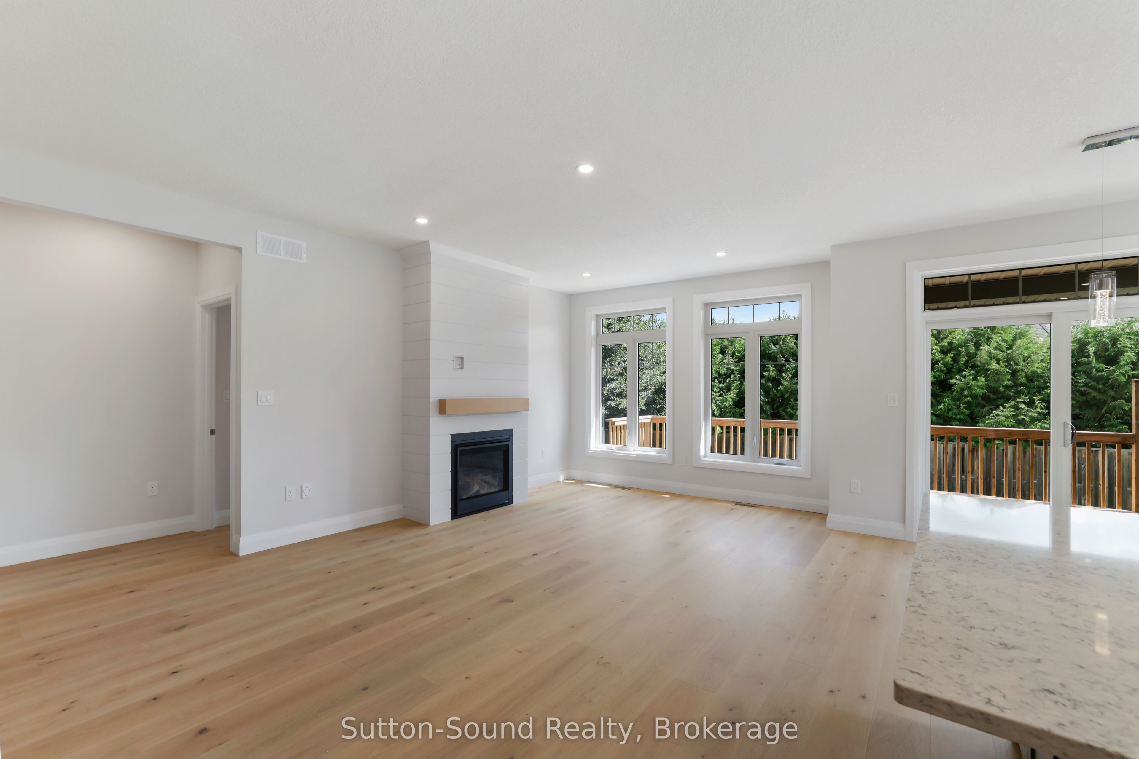401 6th Avenue W Property Photo 13