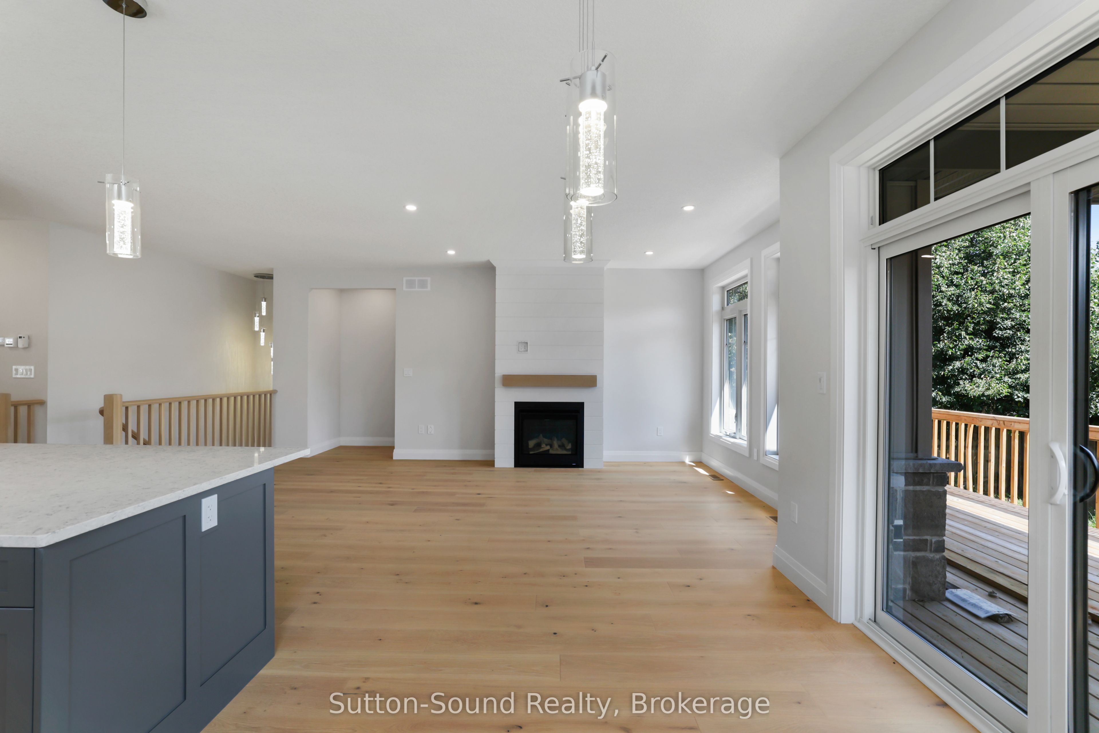 401 6th Avenue W Property Photo 16