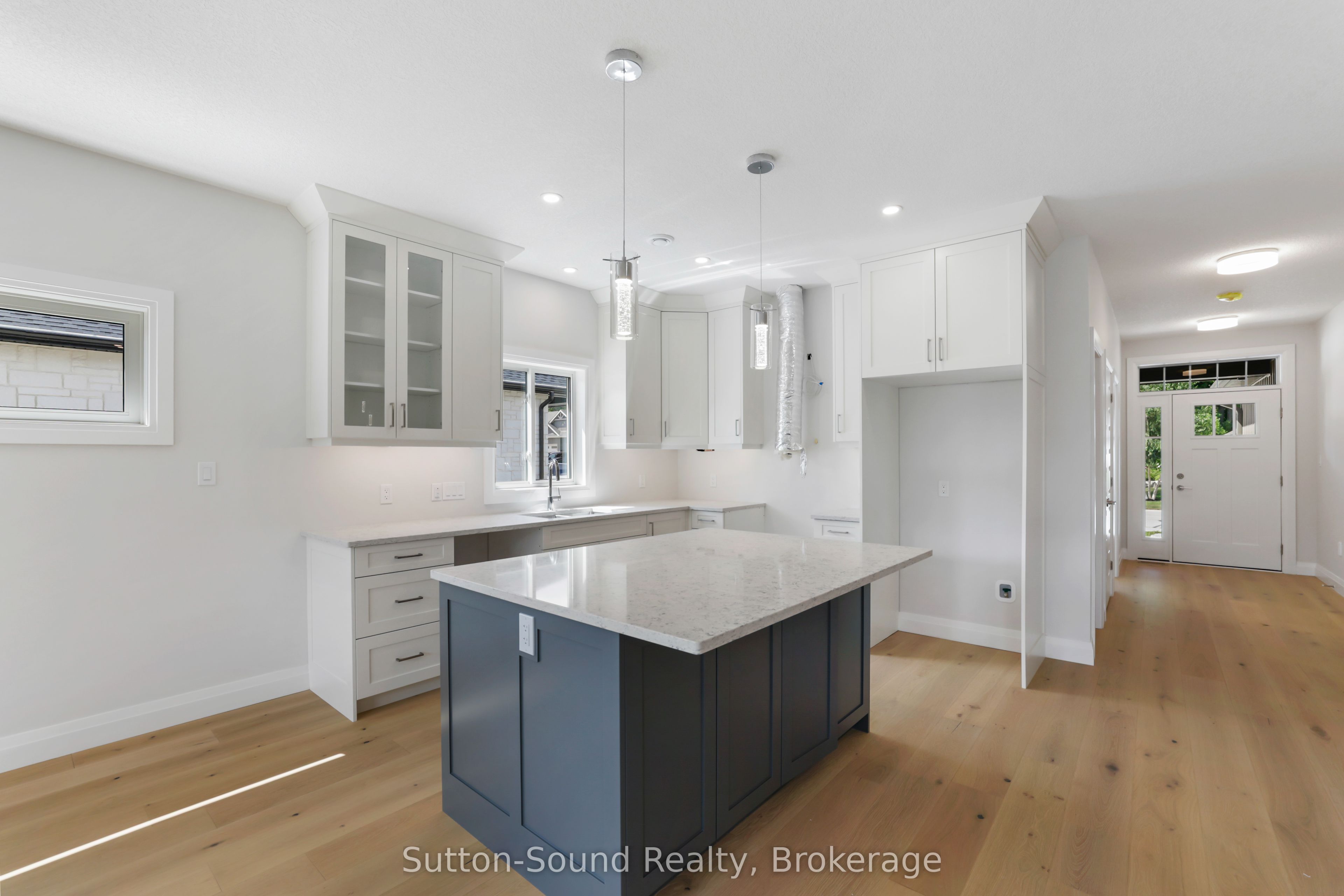 401 6th Avenue W Property Photo 18
