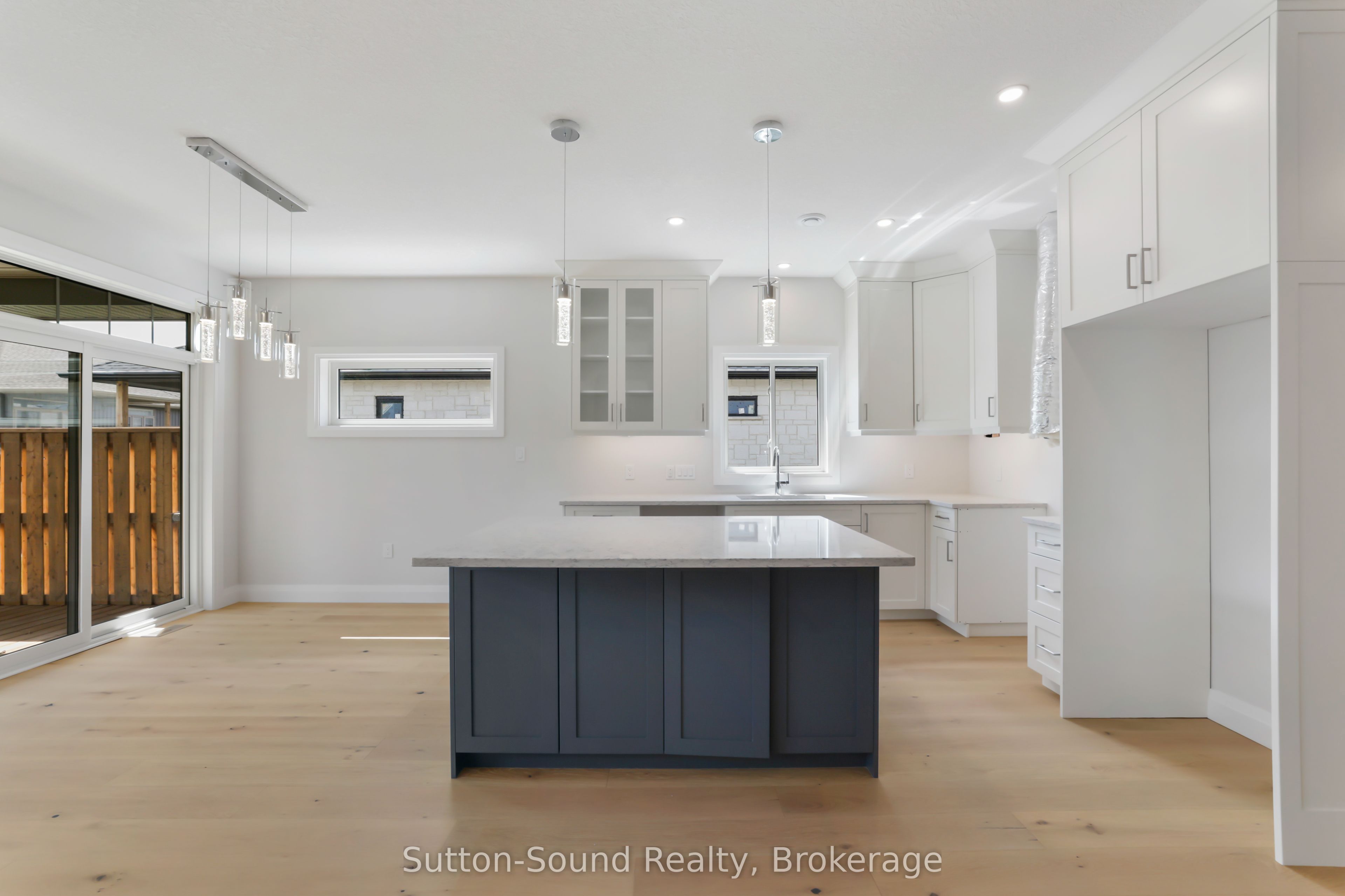 401 6th Avenue W Property Photo 19