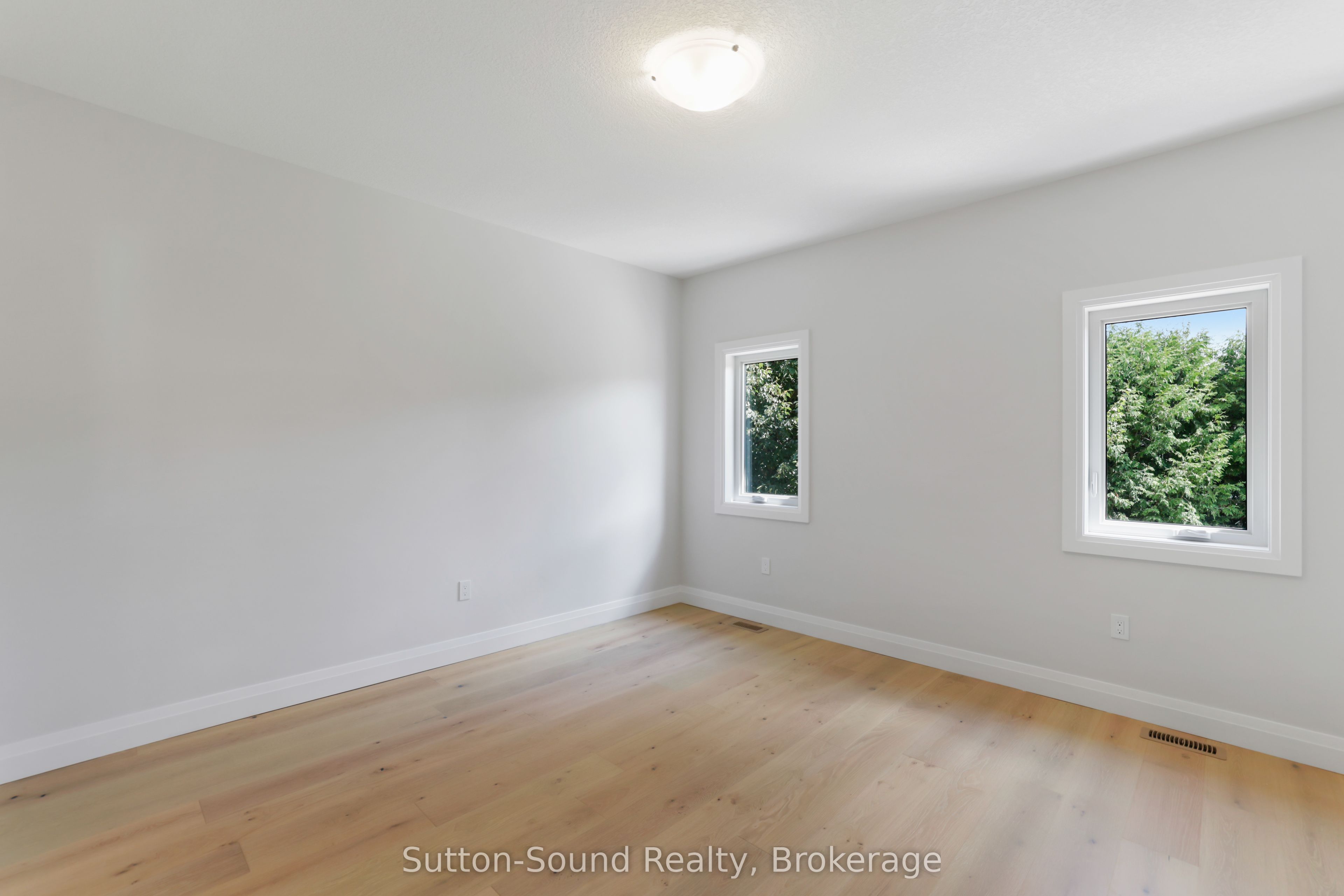 401 6th Avenue W Property Photo 21