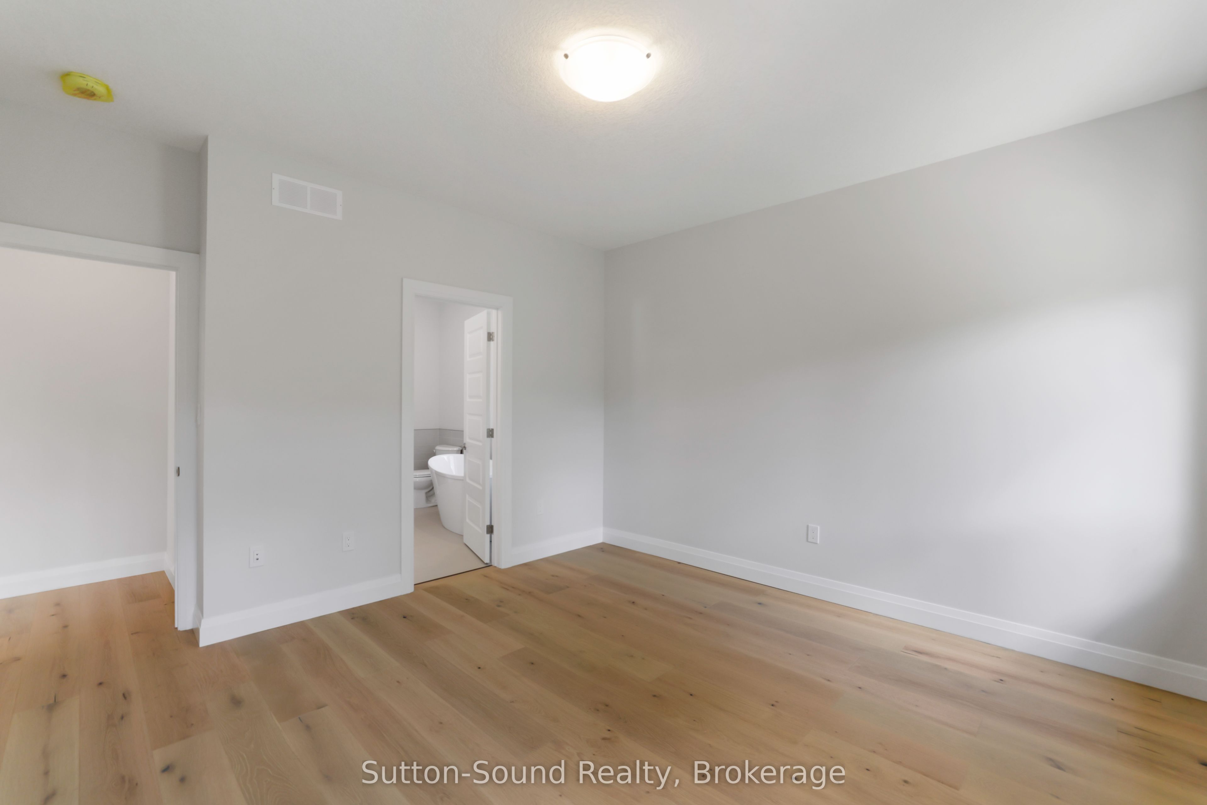 401 6th Avenue W Property Photo 22