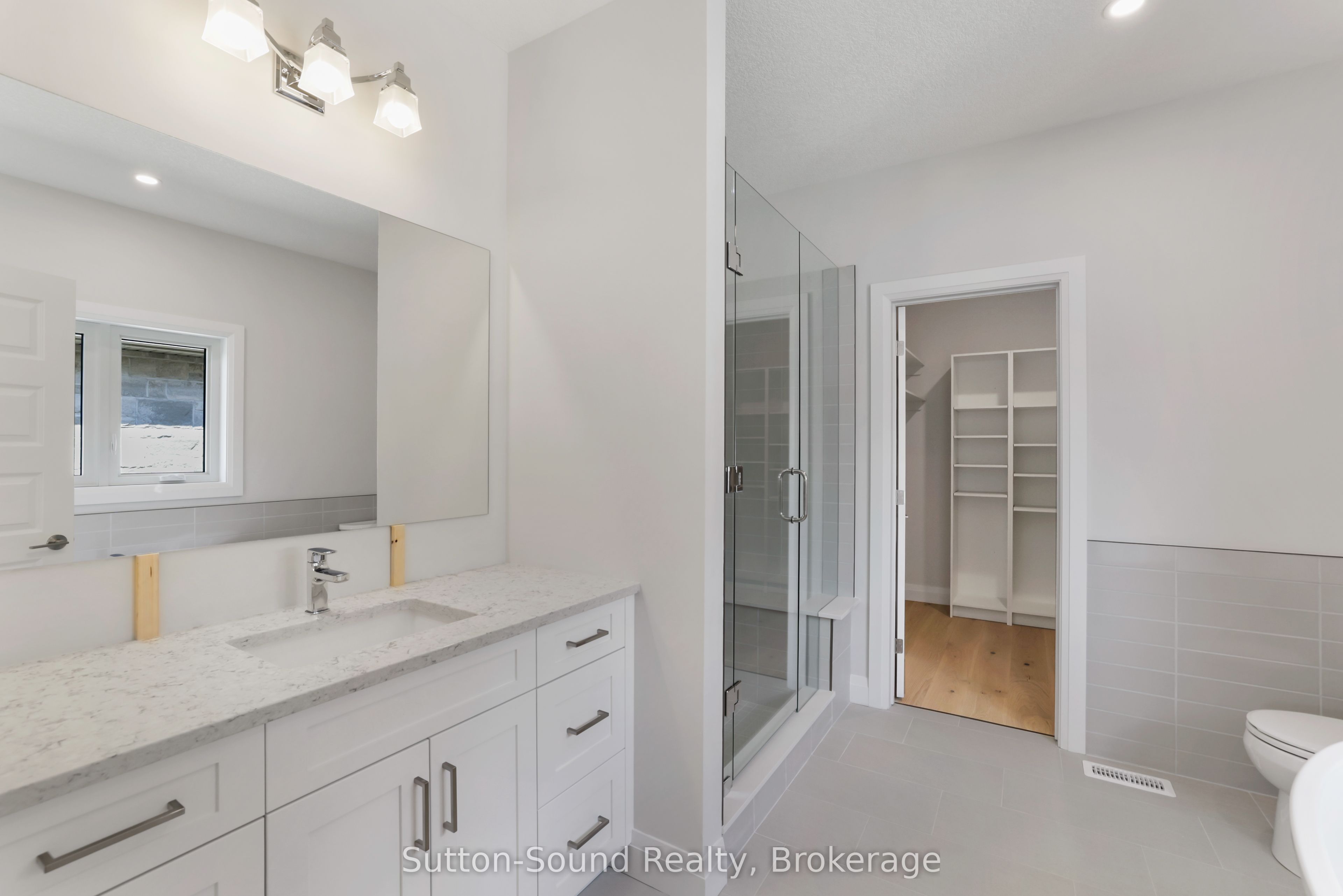 401 6th Avenue W Property Photo 23
