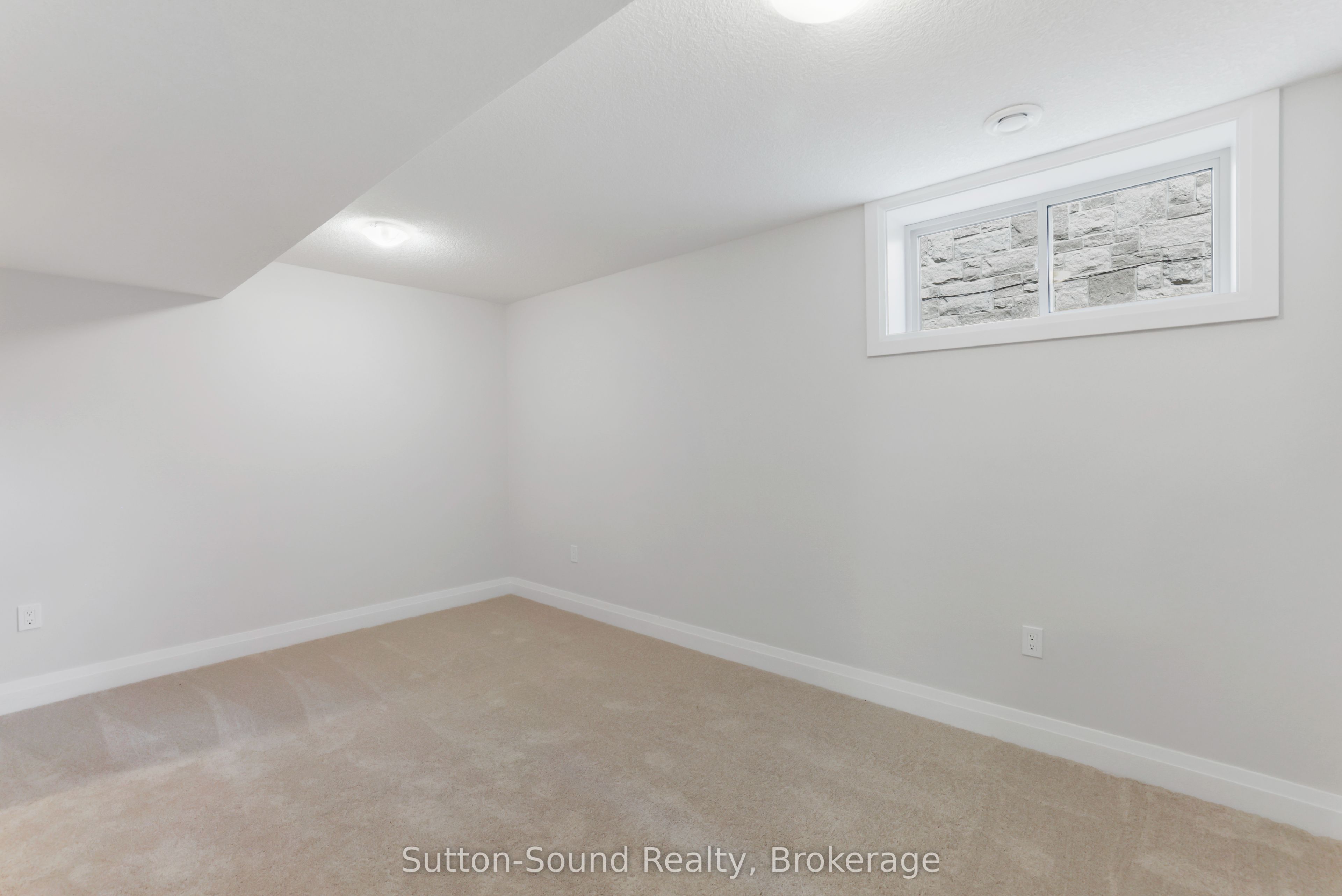 401 6th Avenue W Property Photo 34