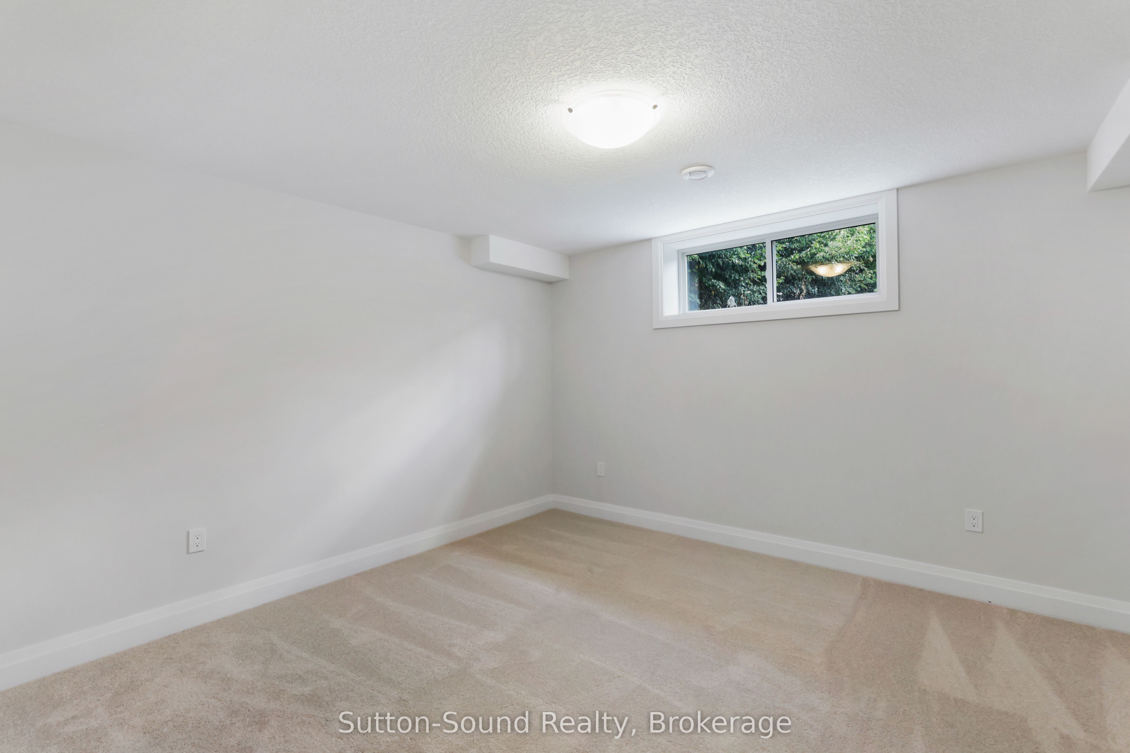 401 6th Avenue W Property Photo 37