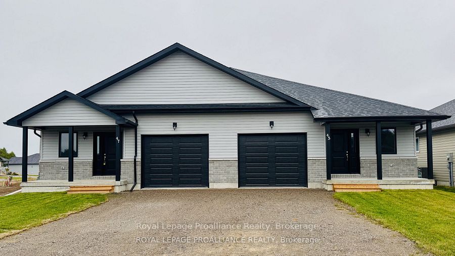 52 Mackenzie John Crescent Property Photo 1