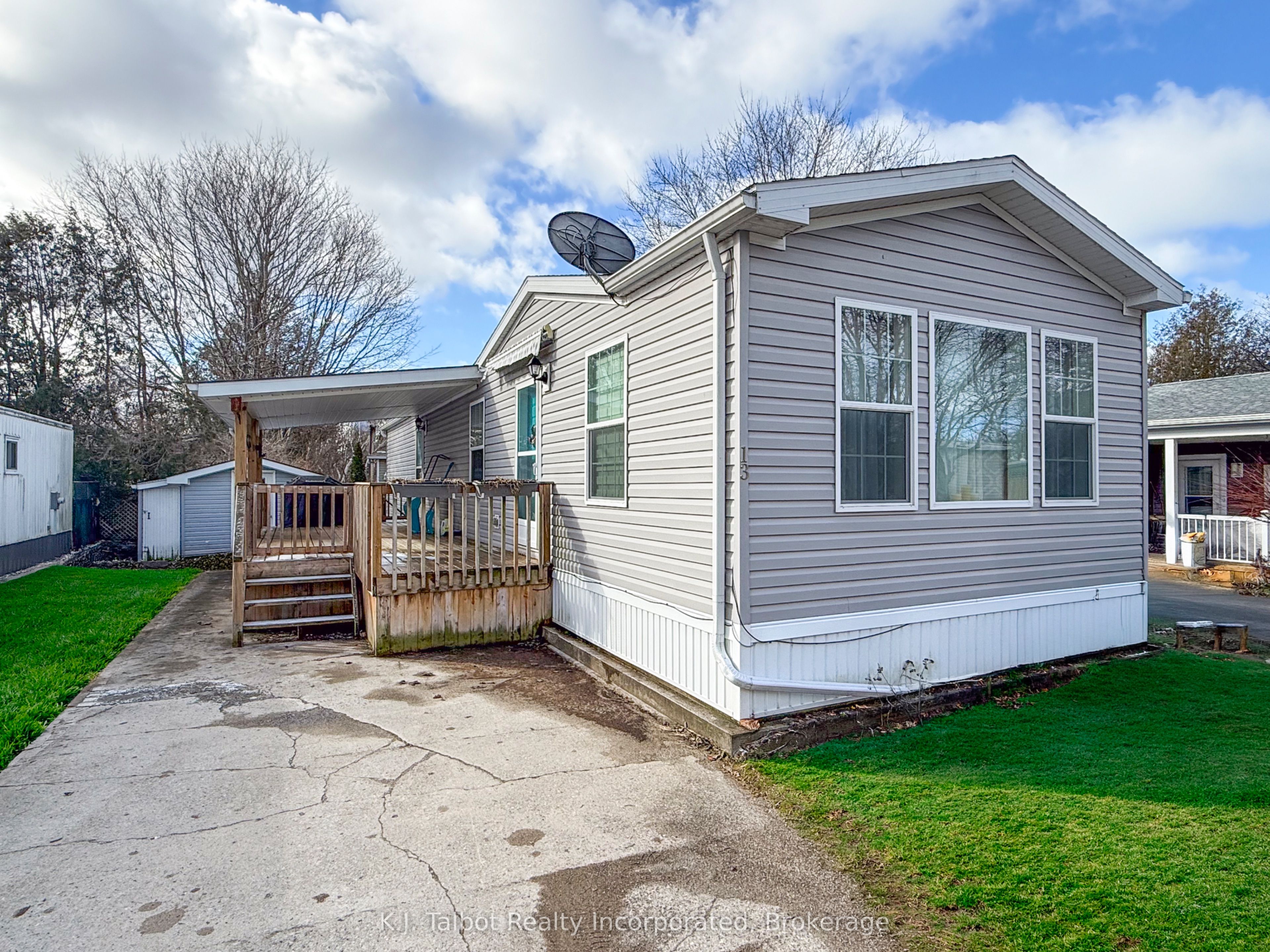 13 Sutton Drive Property Photo 1