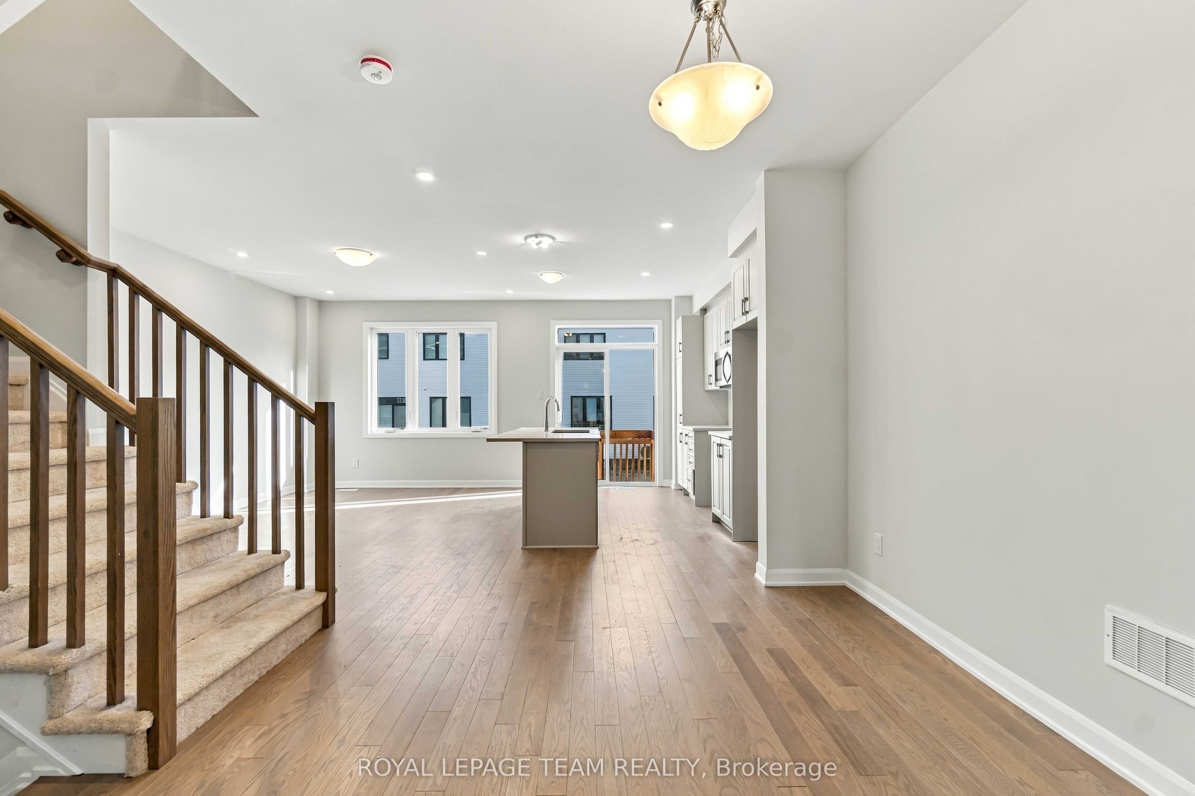 845 Fairline Row Property Photo 3