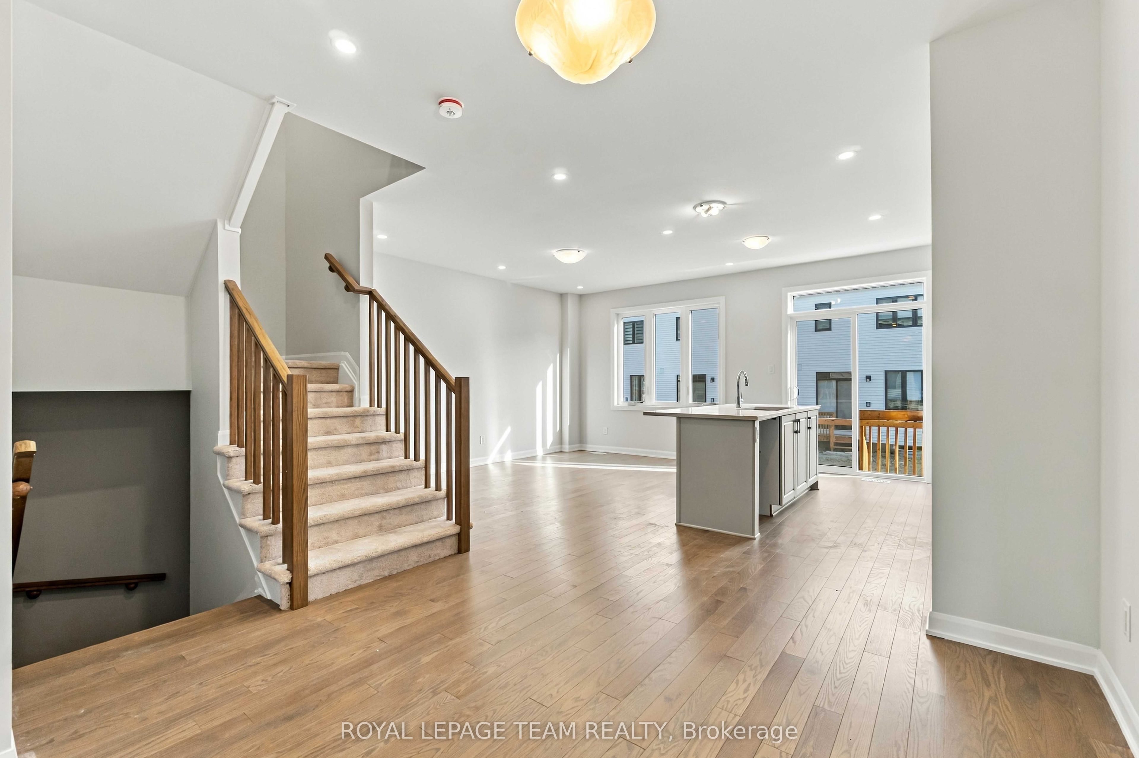 845 Fairline Row Property Photo 4