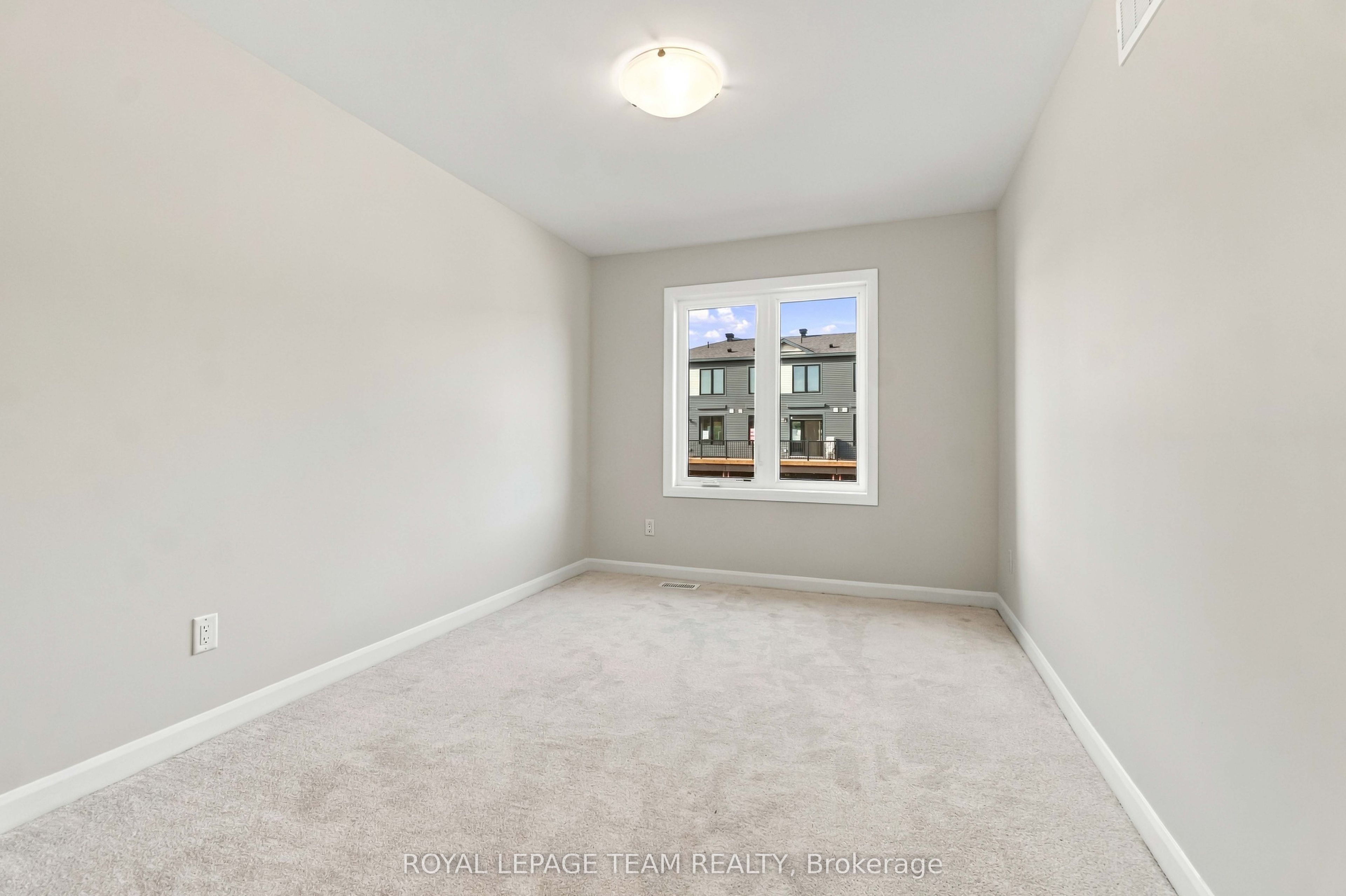 845 Fairline Row Property Photo 25