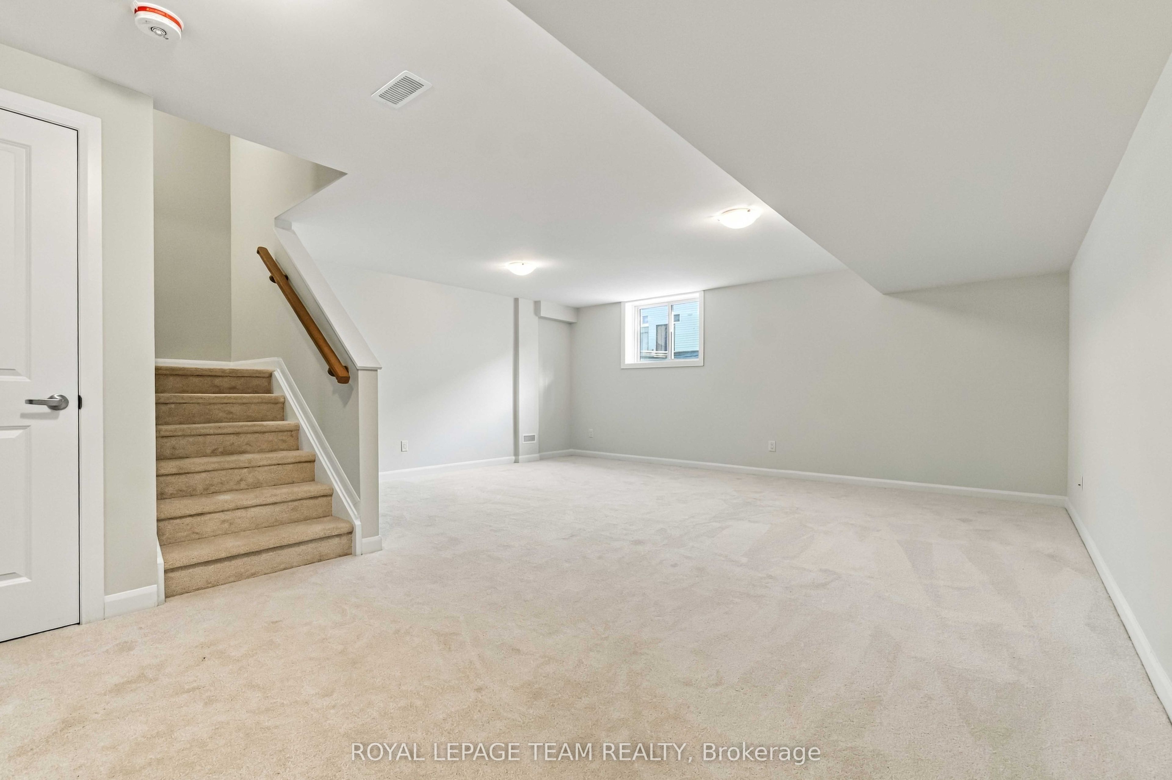 845 Fairline Row Property Photo 31